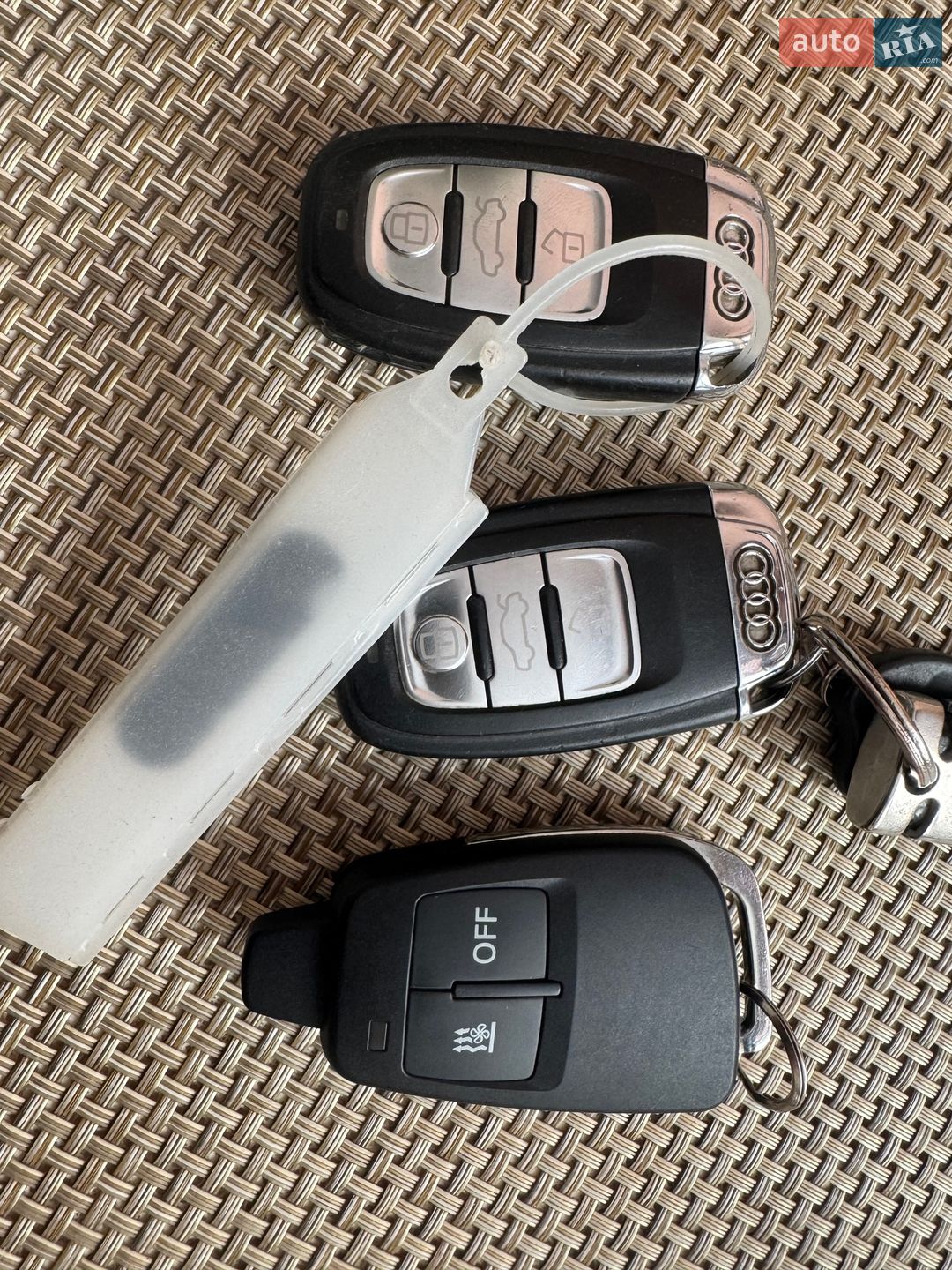 Audi Q5 2011 VIN WAUZZZ8R4CA018226 фото оголошення 2 з 14