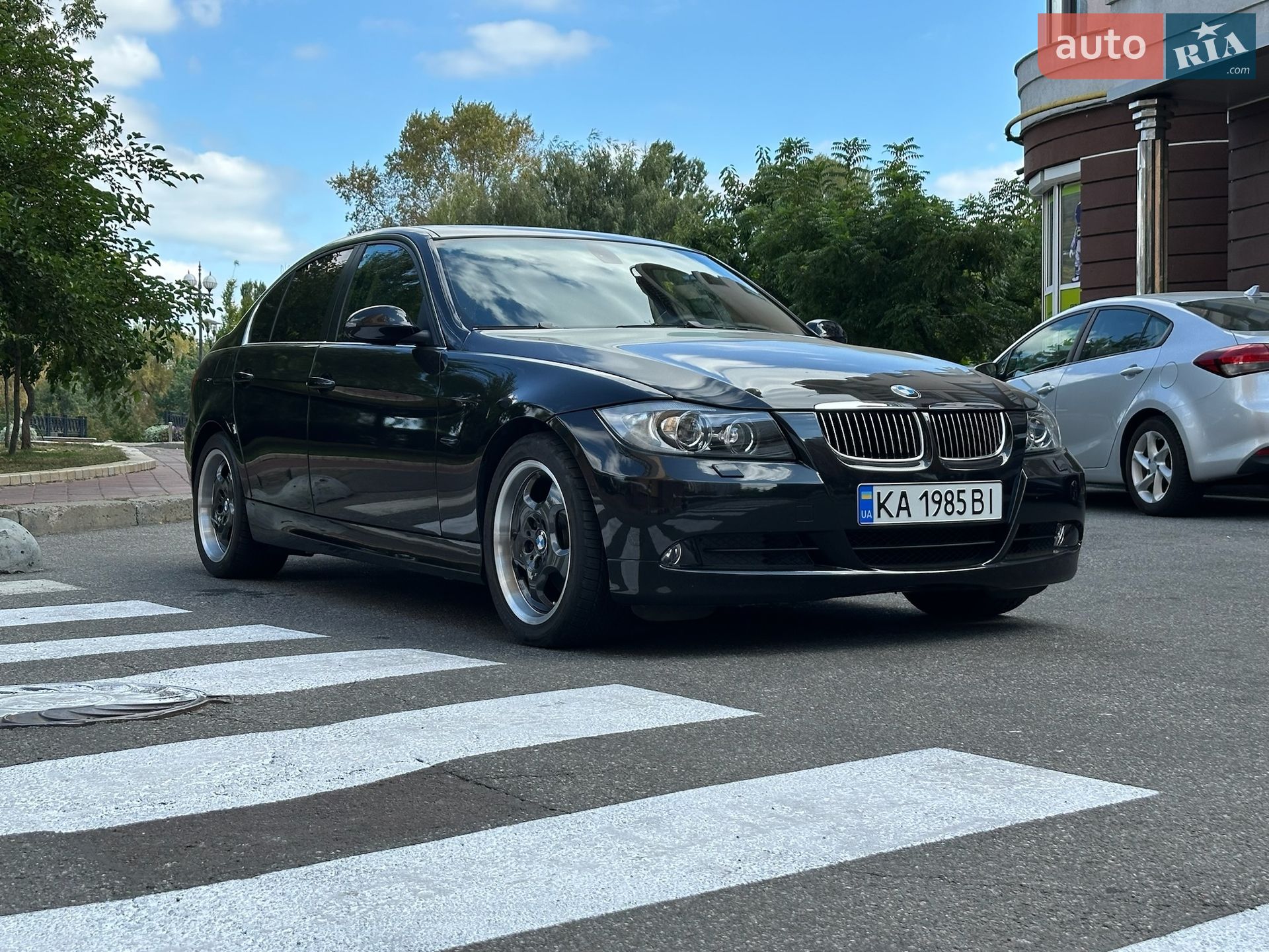 BMW 3 Series 2005 VIN WBAVB15040NA43273 фото оголошення 2 з 25