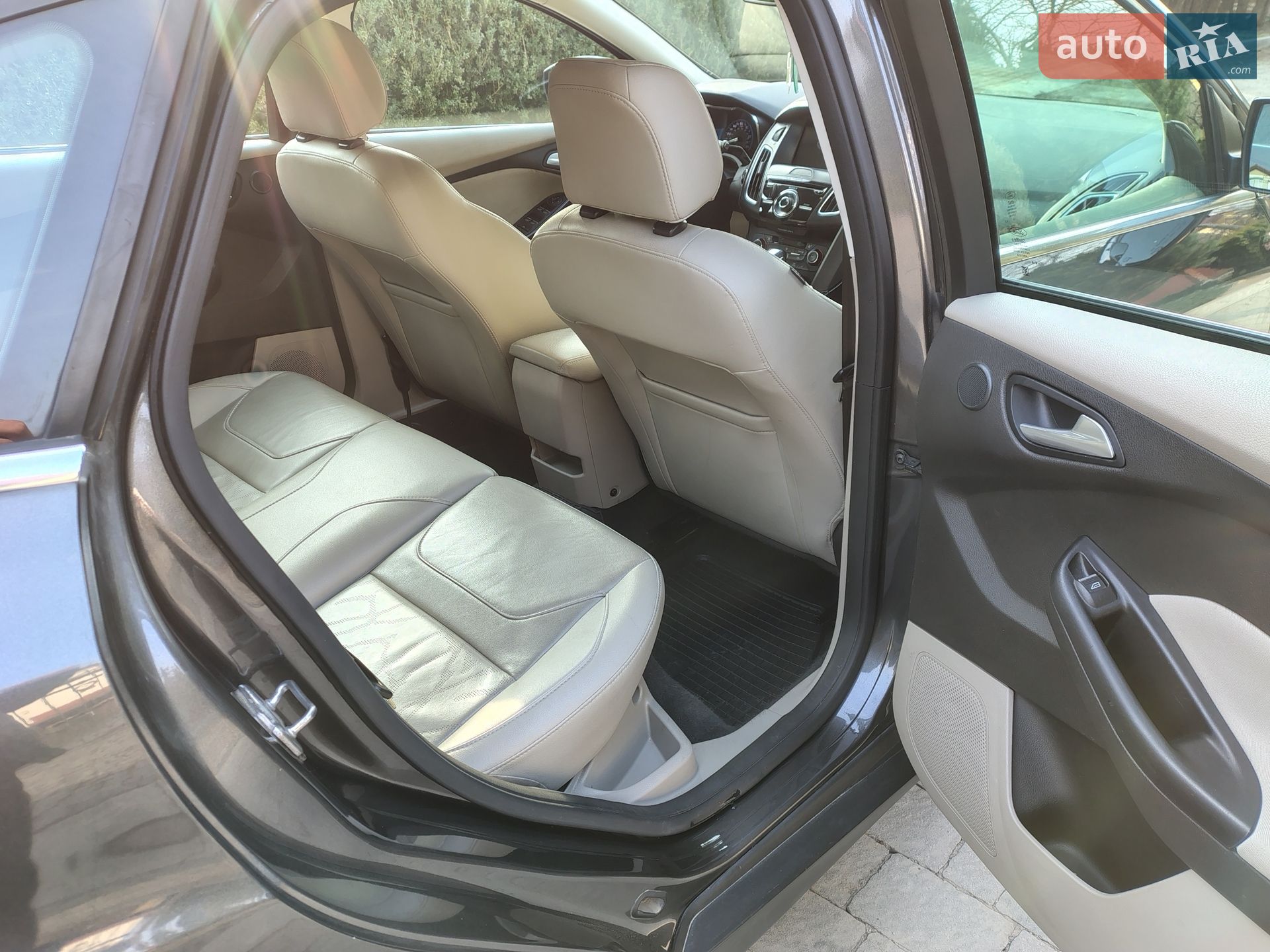 Ford Focus 2015 VIN 1FADP3R49GL221258 фото оголошення 19 з 24