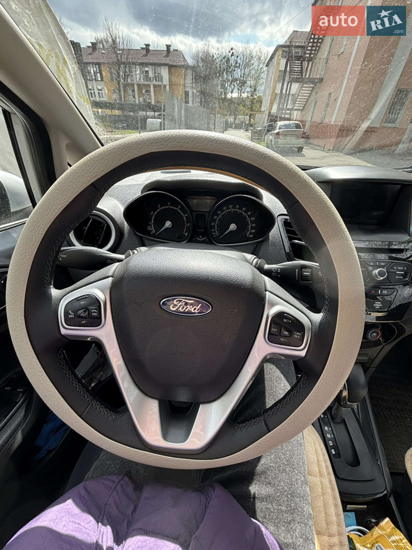 Ford Fiesta 2019 VIN 3FADP4BJ7KM133029 фото оголошення 3 з 9