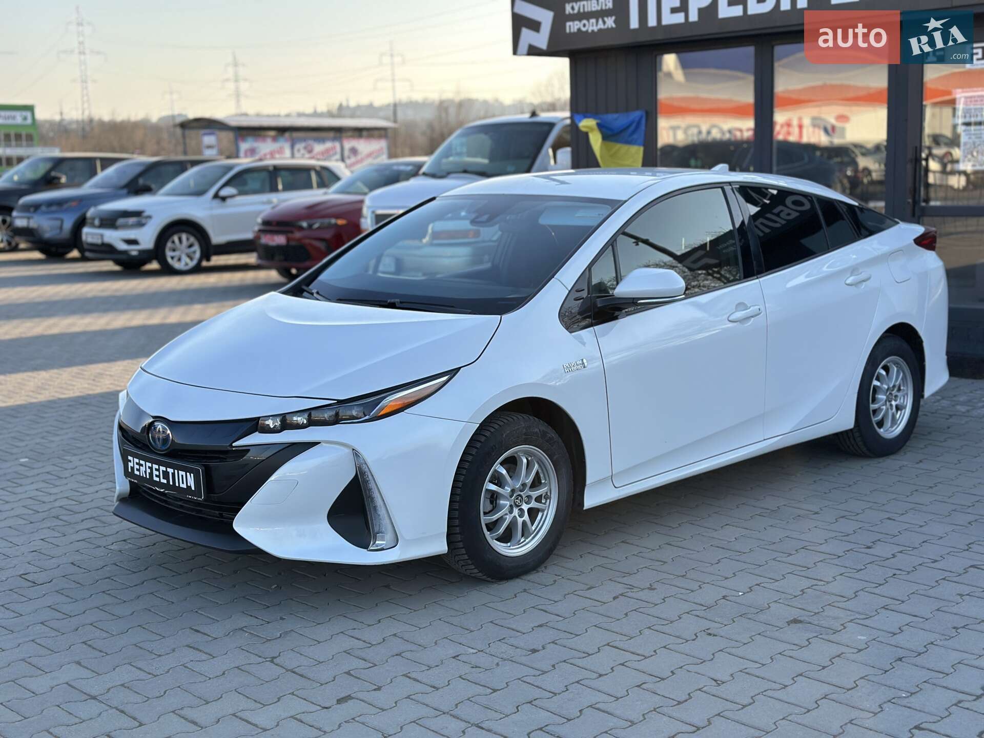 Toyota Prius 2017 VIN JTDKARFP2H3063447 фото оголошення 3 з 32