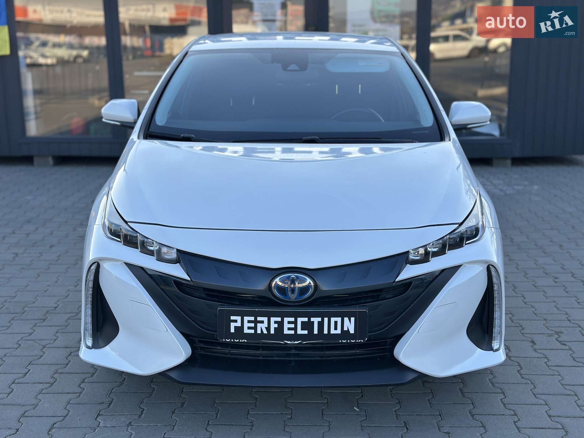 Toyota Prius 2017 VIN JTDKARFP2H3063447 фото оголошення 4 з 32