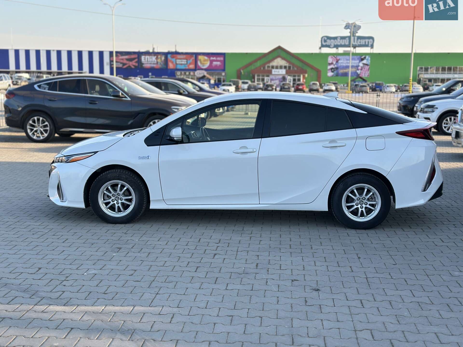 Toyota Prius 2017 VIN JTDKARFP2H3063447 фото оголошення 7 з 32
