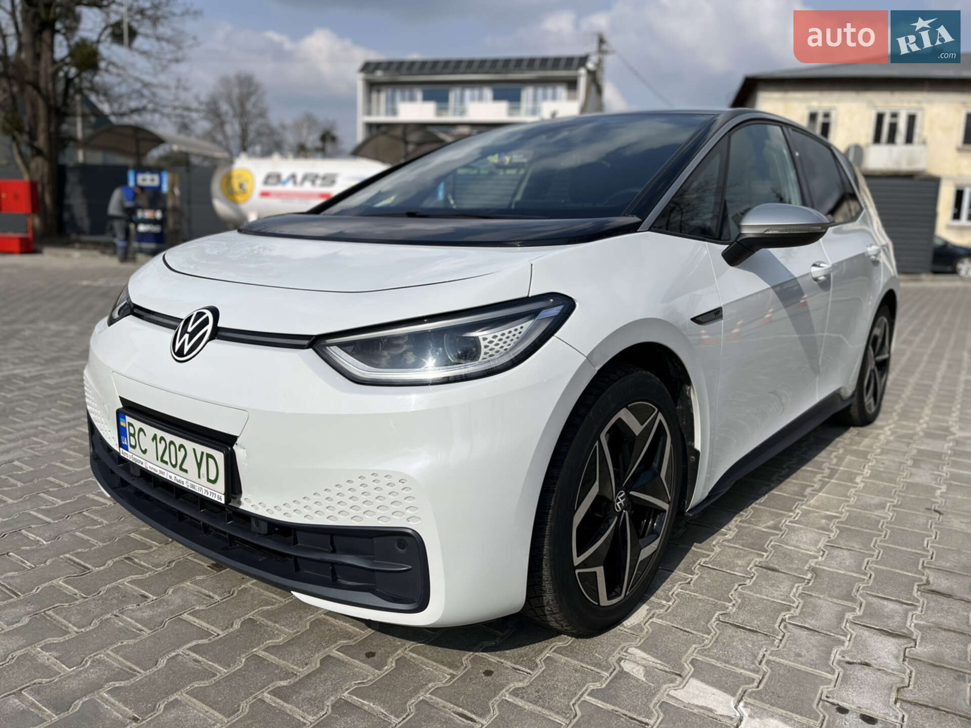 Volkswagen ID.3 2020 VIN WVWZZZE1ZLP017515 фото оголошення 3 з 23