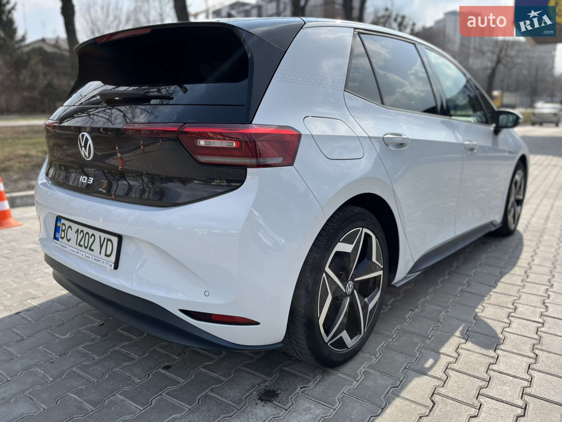 Volkswagen ID.3 2020 VIN WVWZZZE1ZLP017515 фото оголошення 7 з 23