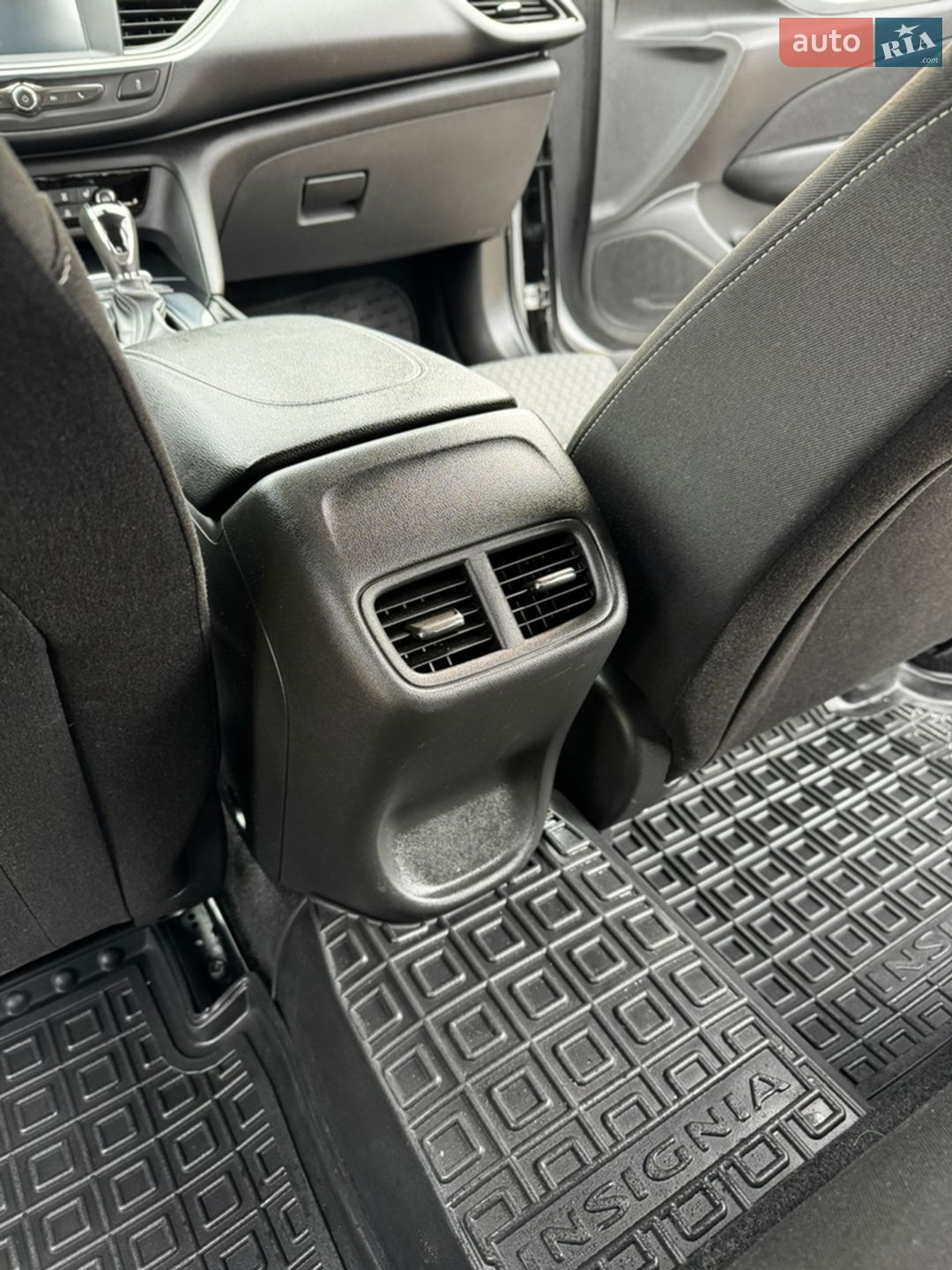 Opel Insignia 2019 VIN W0VZM8EGXK1065800 фото оголошення 12 з 25