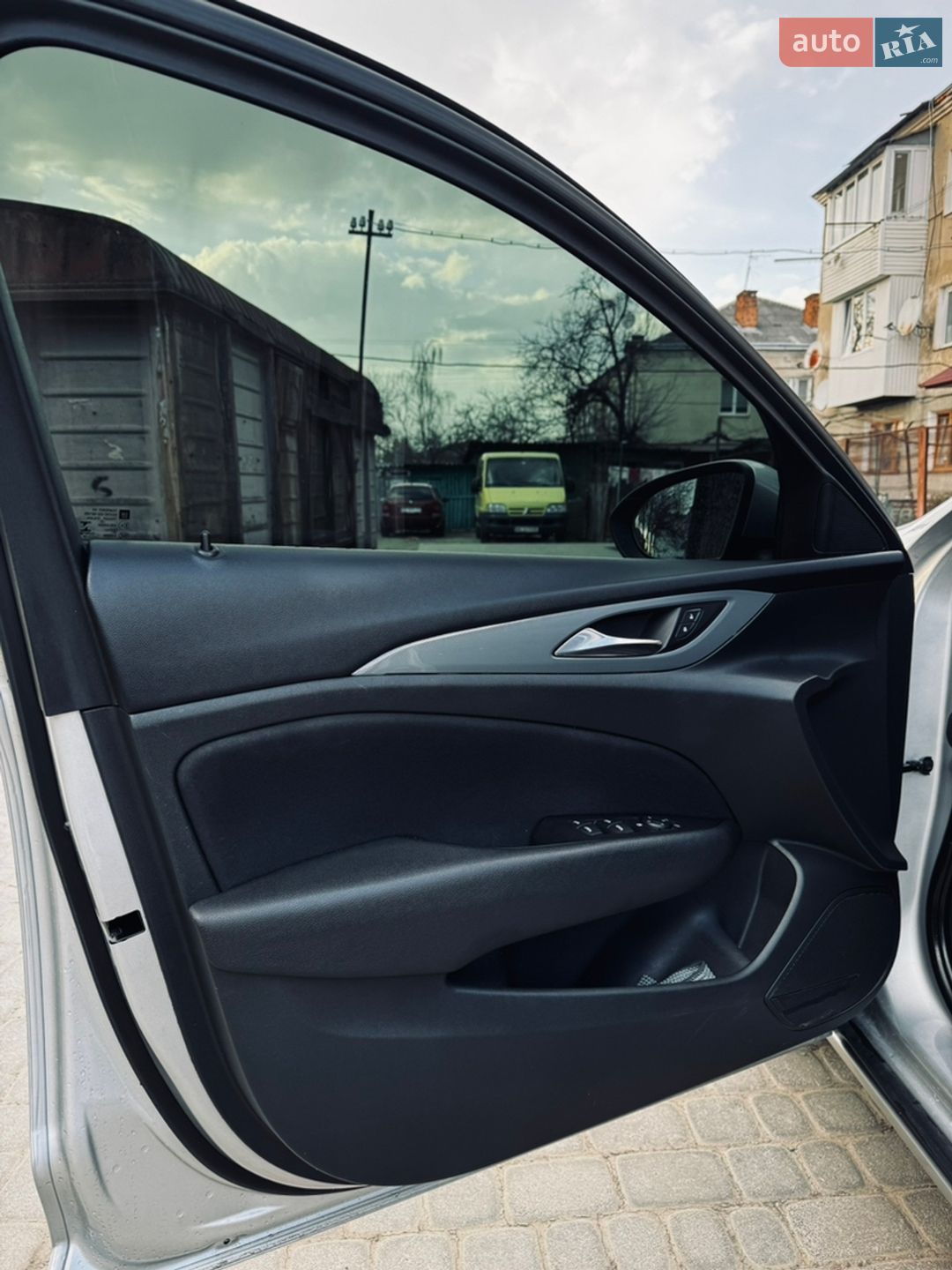 Opel Insignia 2019 VIN W0VZM8EGXK1065800 фото оголошення 23 з 25