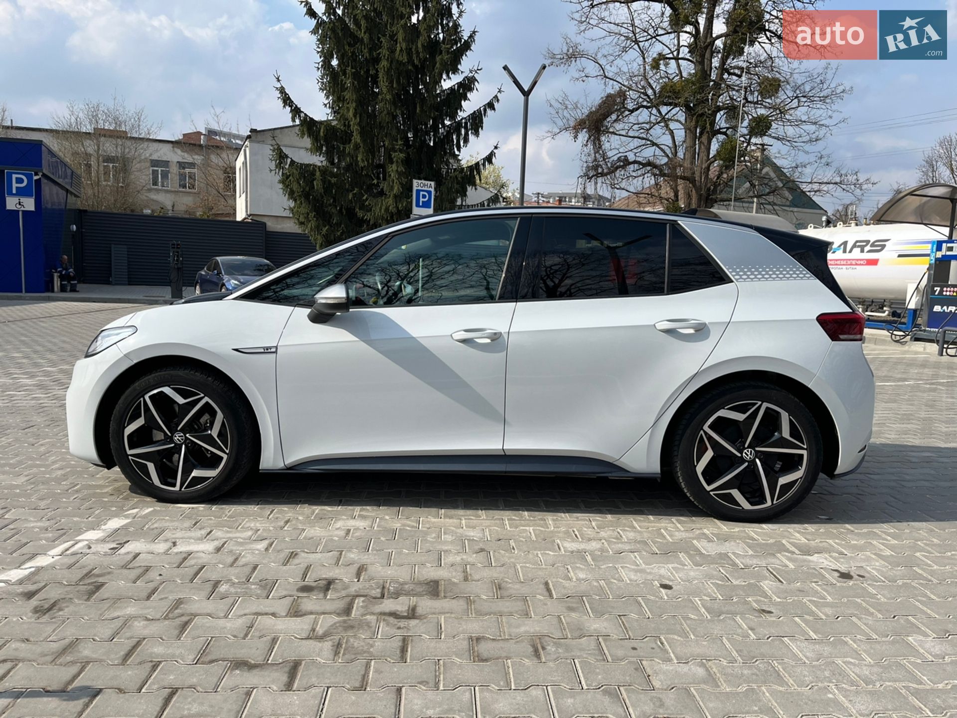 Volkswagen ID.3 2020 VIN WVWZZZE1ZLP017515 фото оголошення 5 з 23