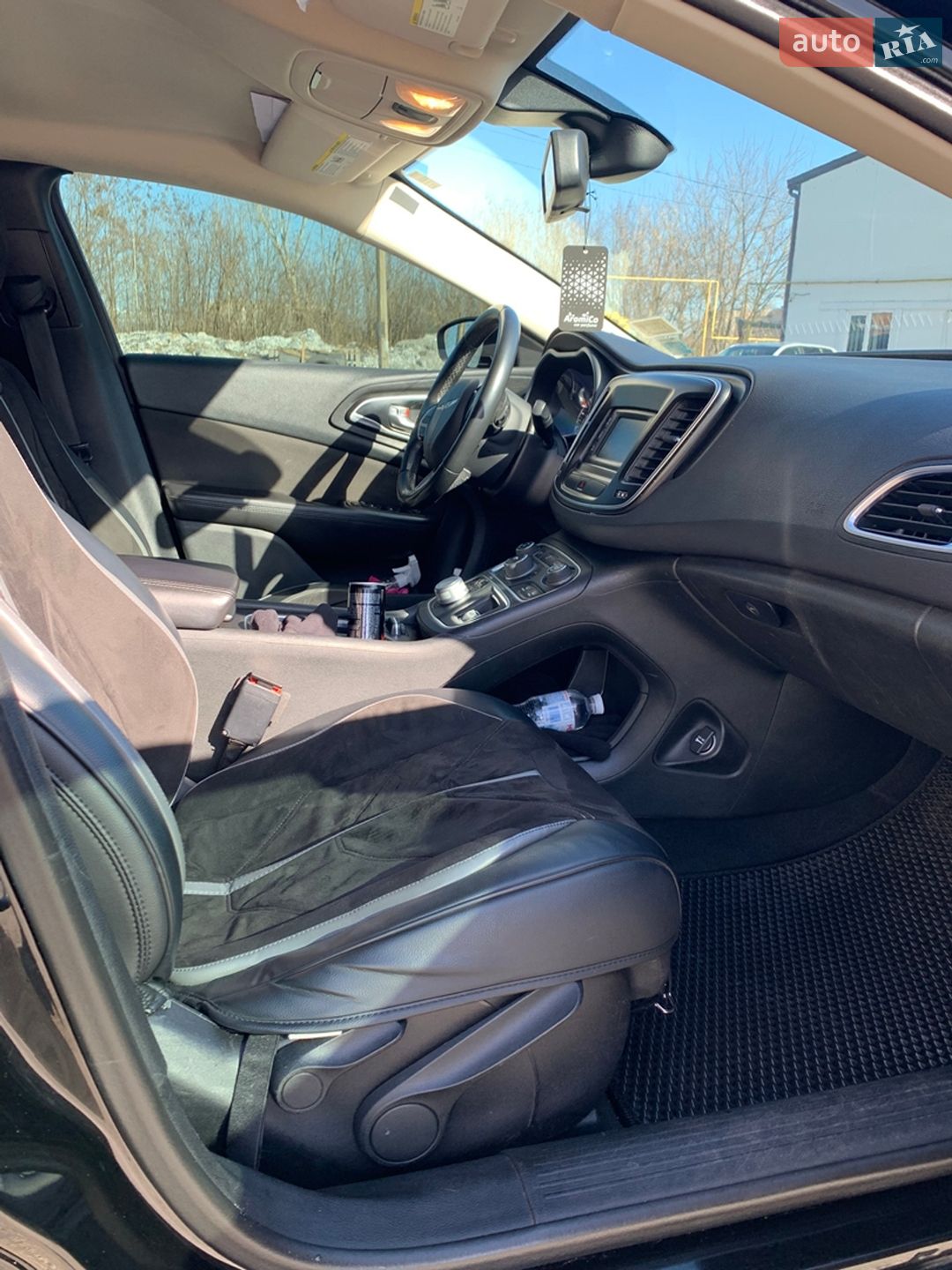 Chrysler 200 2015 VIN 1C3CCCAB3FN675590 фото оголошення 2 з 7