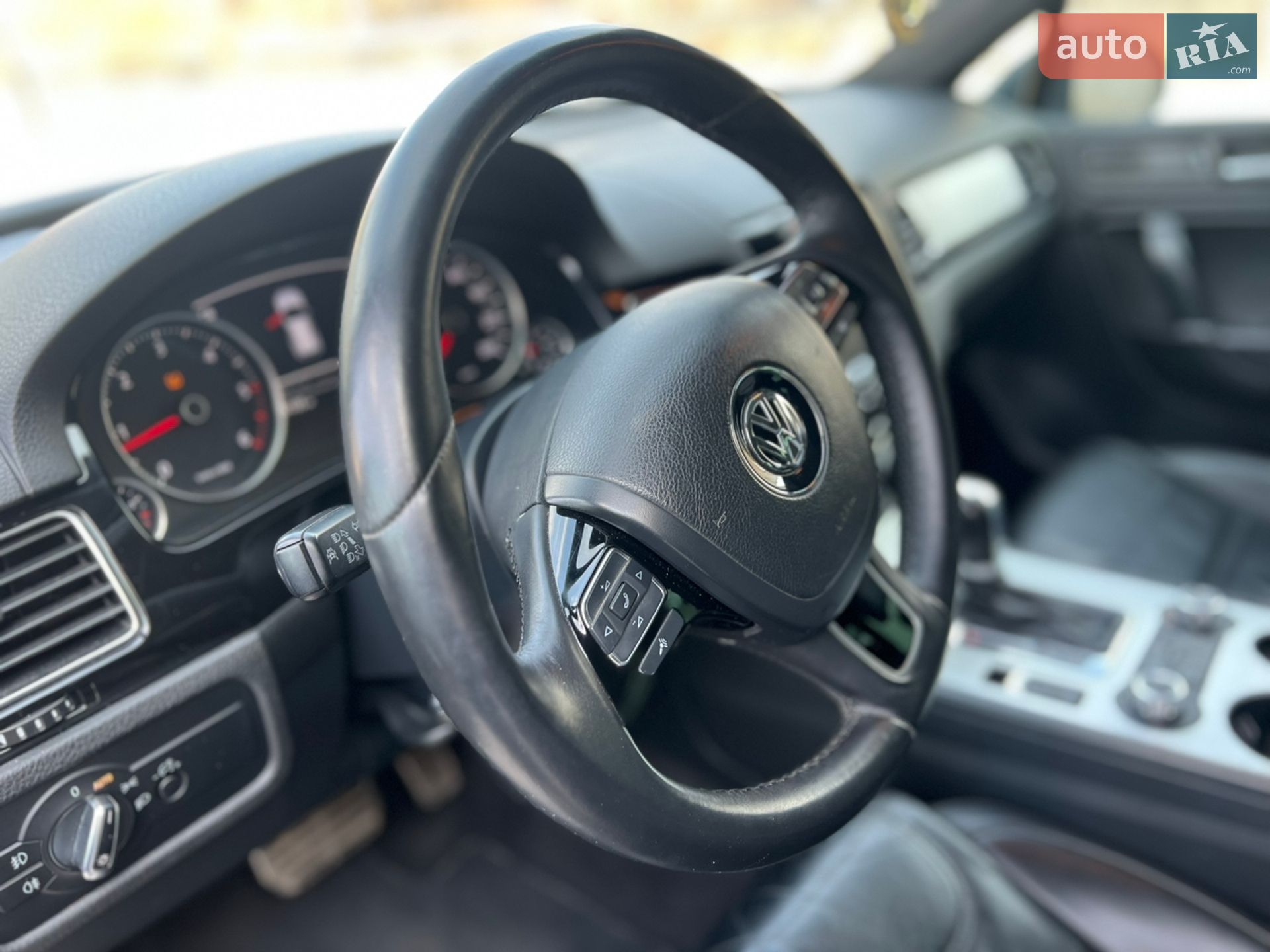 Volkswagen Touareg 2011 VIN WVGZZZ7PZBD044115 фото оголошення 40 з 62