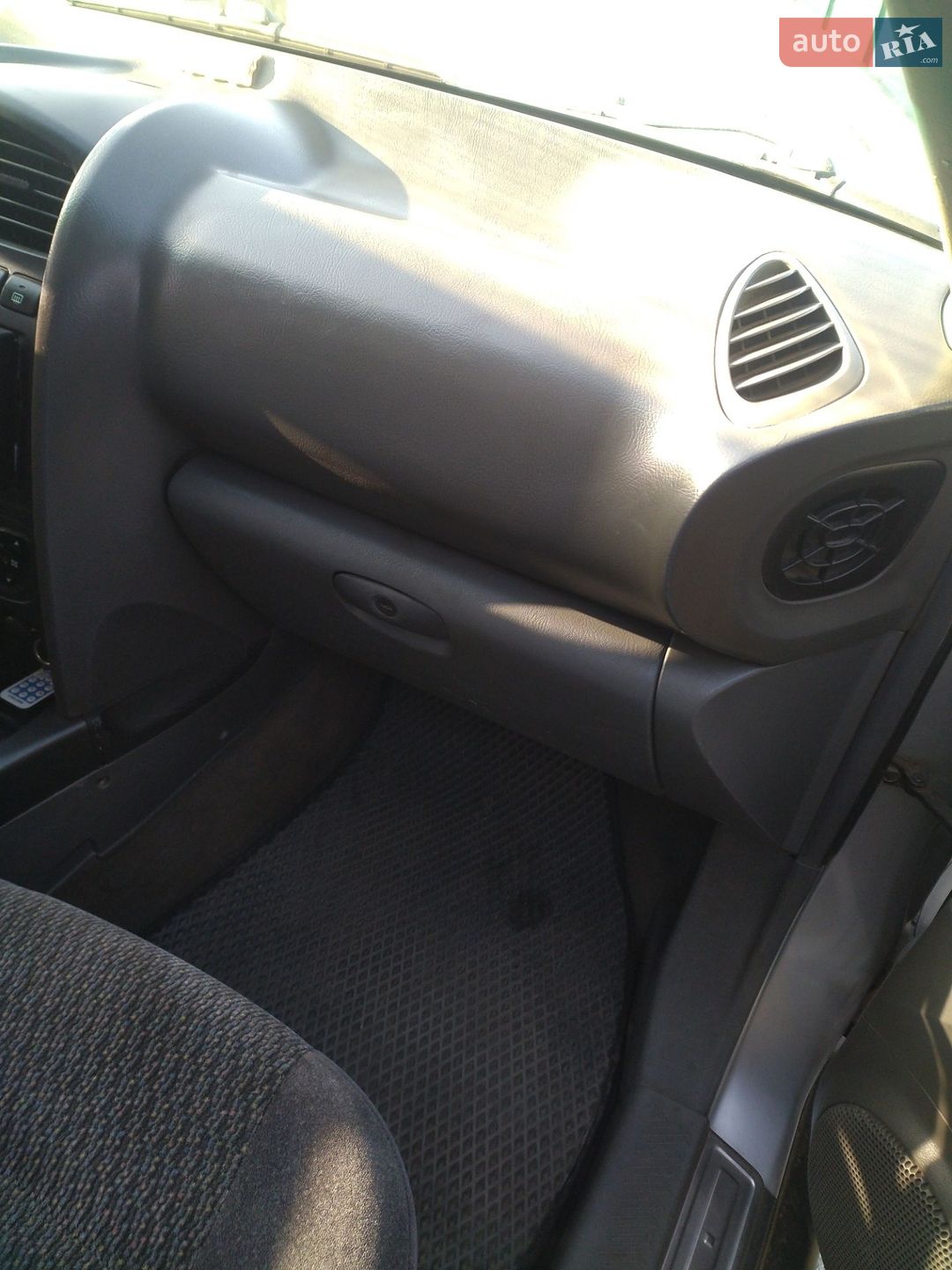 Hyundai Santa FE 2002 VIN KMHSC81AP2U249961 фото оголошення 25 з 32