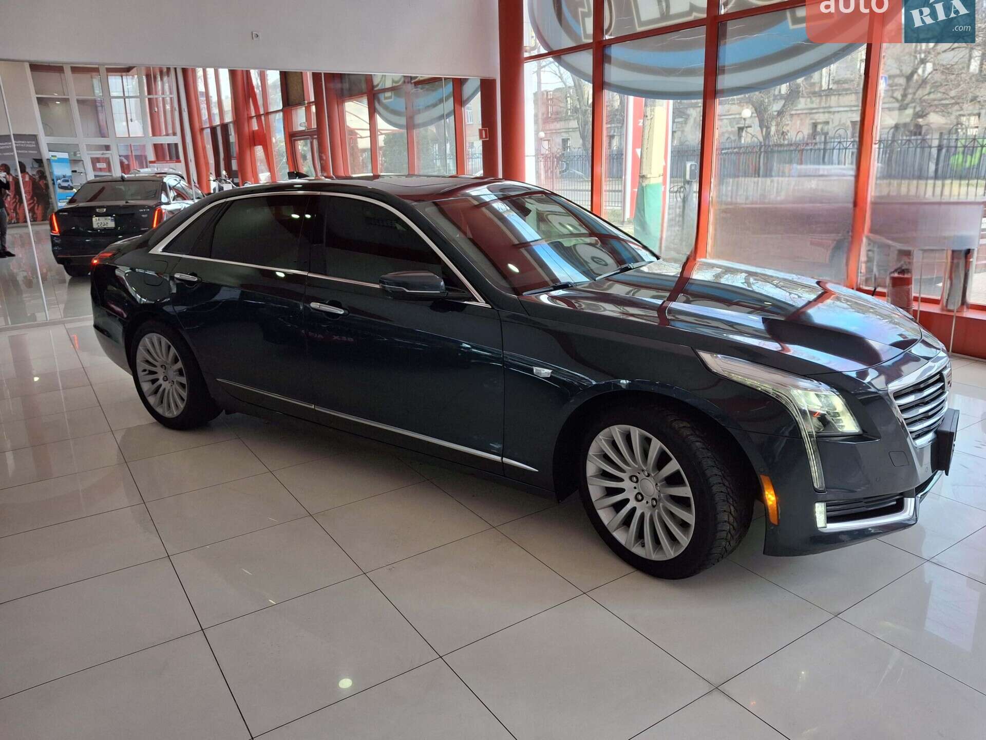Cadillac CT6 2018 VIN 1G6KH5R65JU127460 фото оголошення 7 з 56