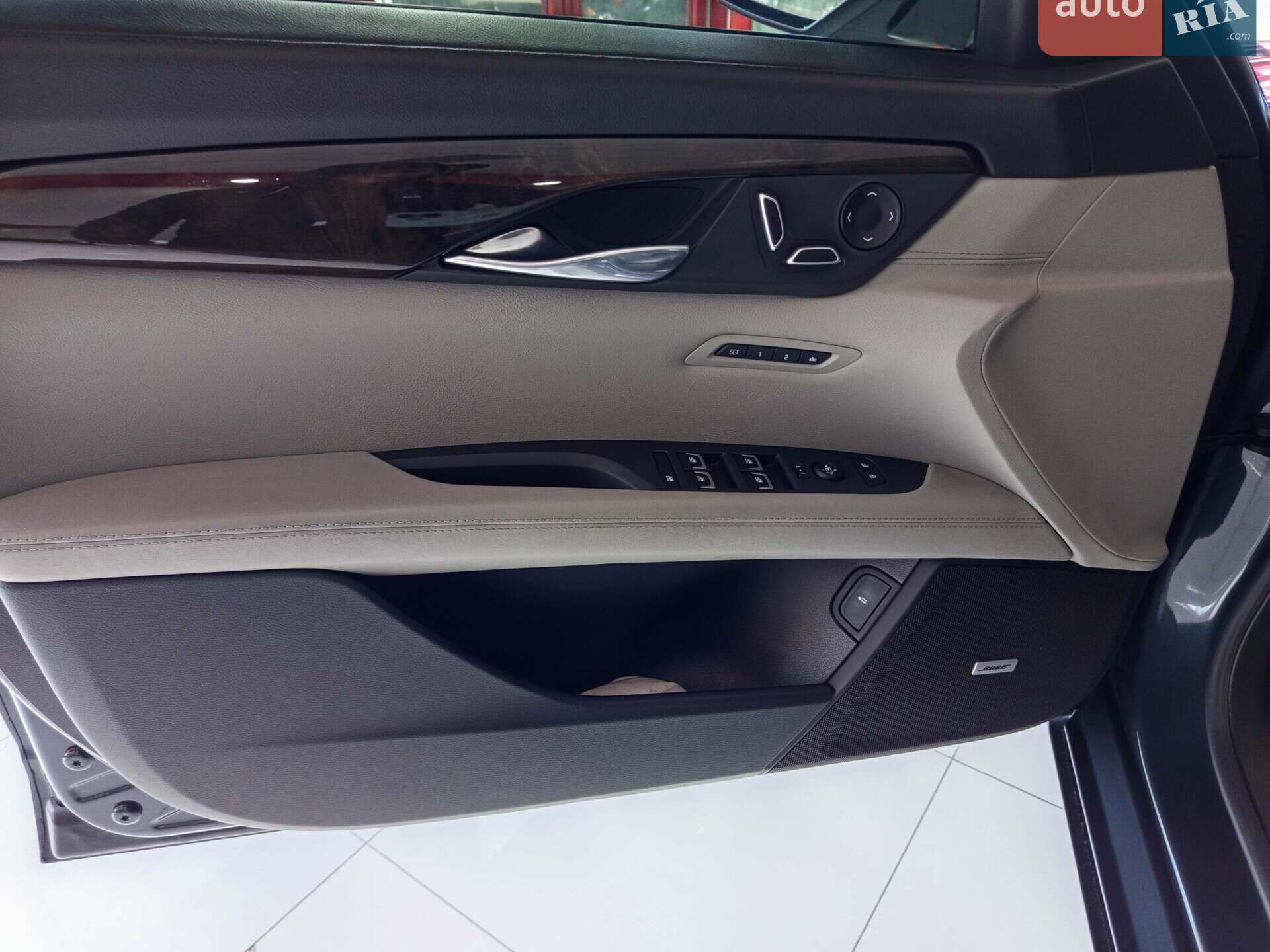 Cadillac CT6 2018 VIN 1G6KH5R65JU127460 фото оголошення 12 з 56