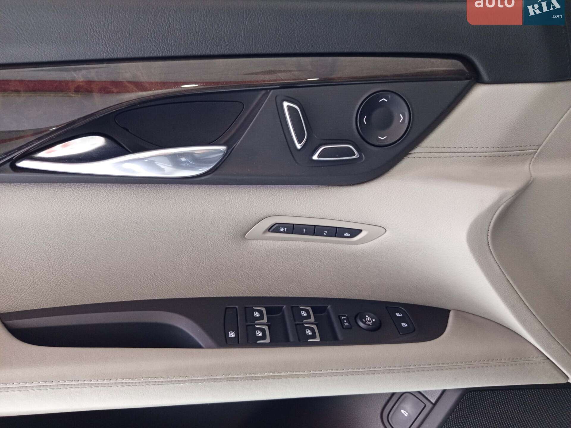 Cadillac CT6 2018 VIN 1G6KH5R65JU127460 фото оголошення 13 з 56