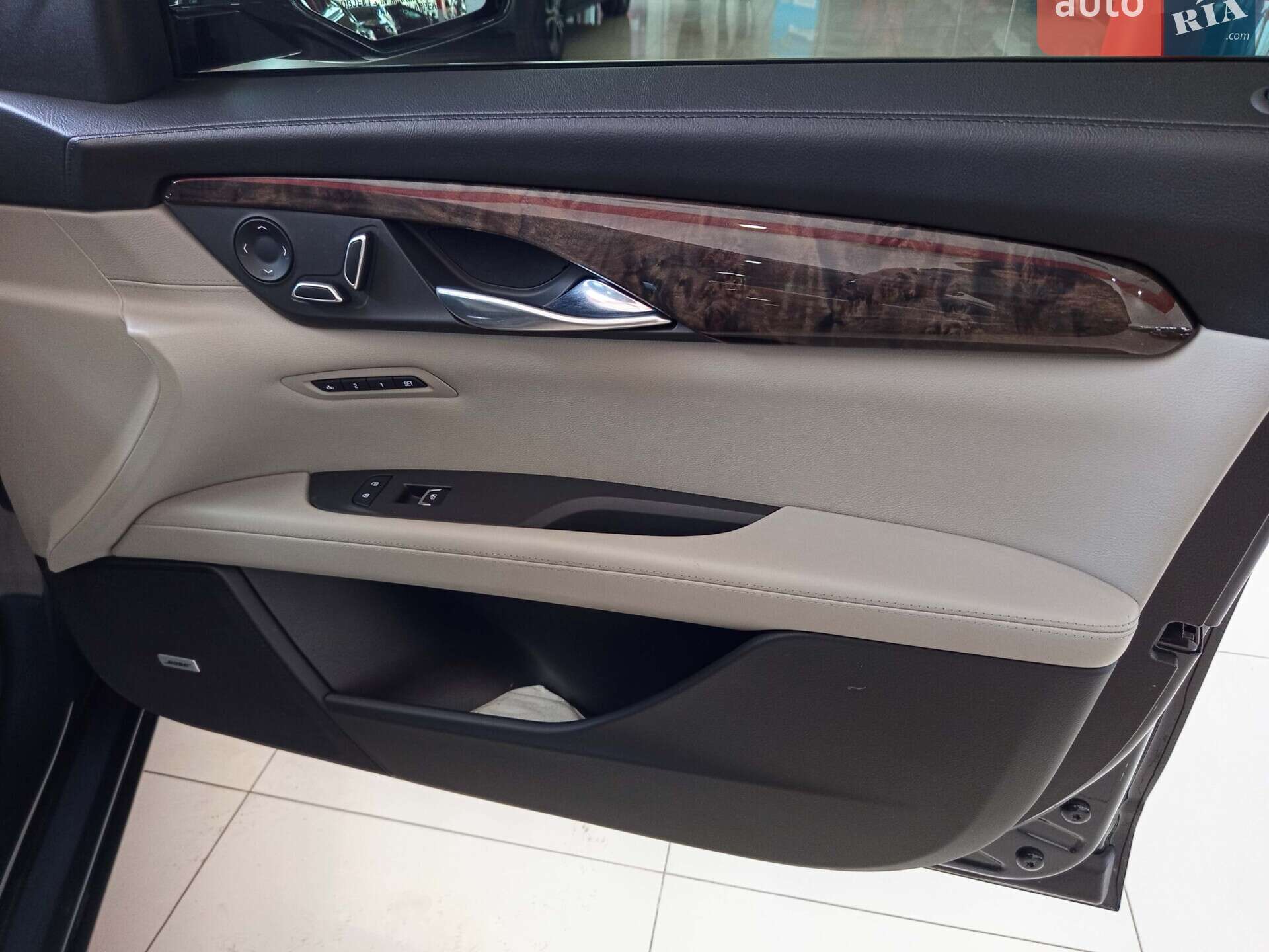 Cadillac CT6 2018 VIN 1G6KH5R65JU127460 фото оголошення 27 з 56