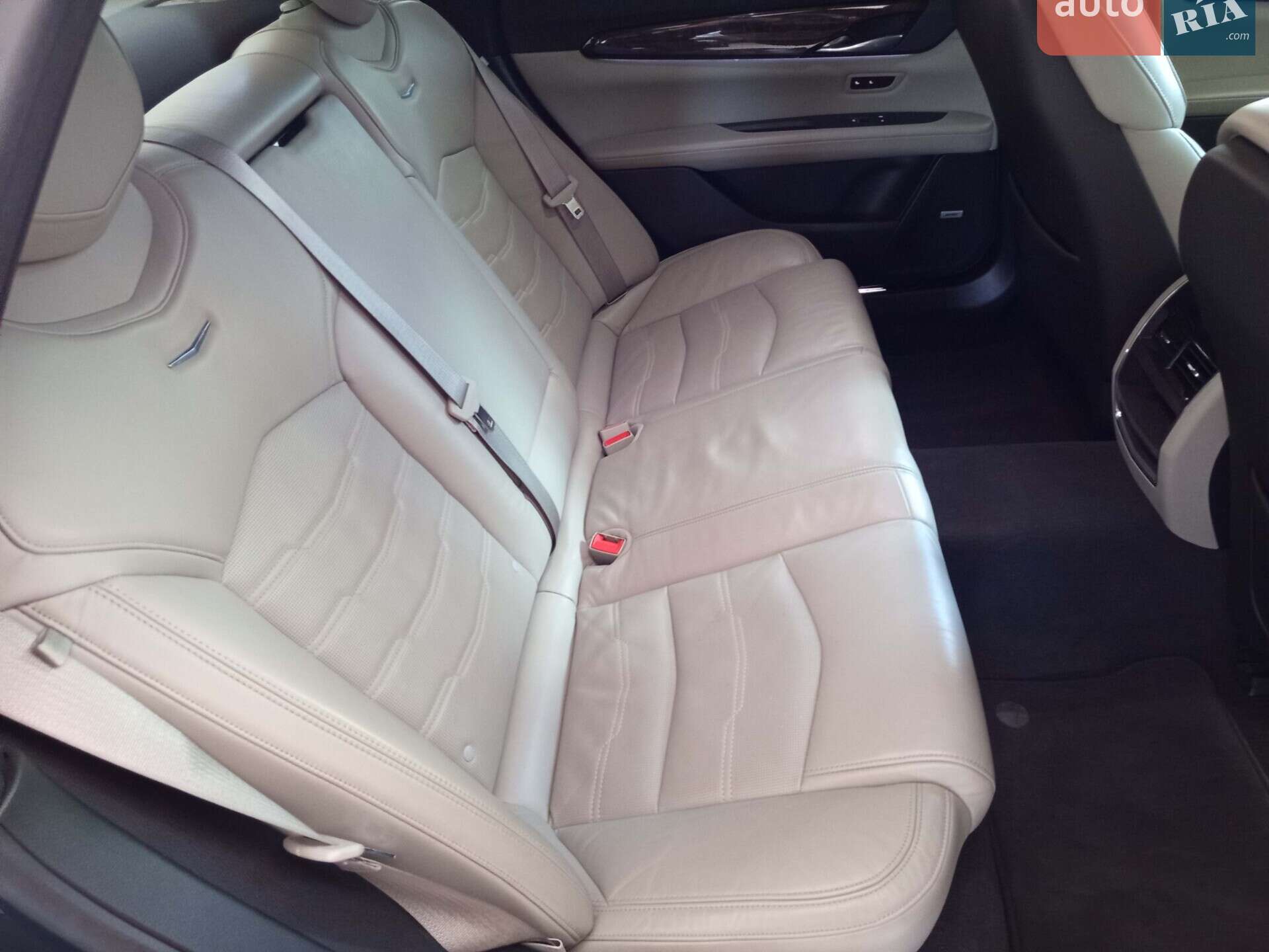 Cadillac CT6 2018 VIN 1G6KH5R65JU127460 фото оголошення 34 з 56