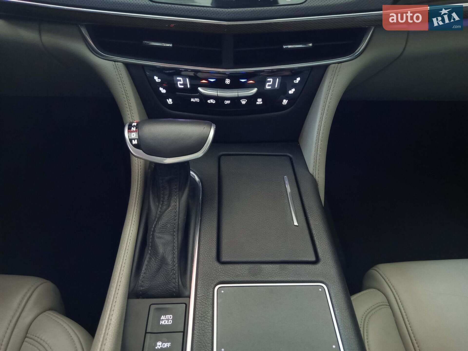 Cadillac CT6 2018 VIN 1G6KH5R65JU127460 фото оголошення 43 з 56