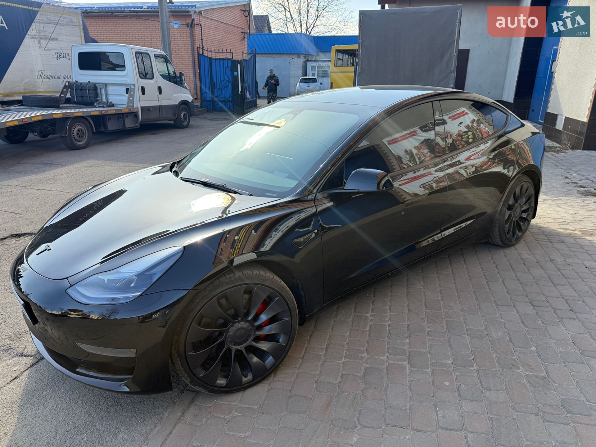 Tesla Model 3 2023 VIN 5YJ3E1EC5PF681114 фото оголошення 13 з 25