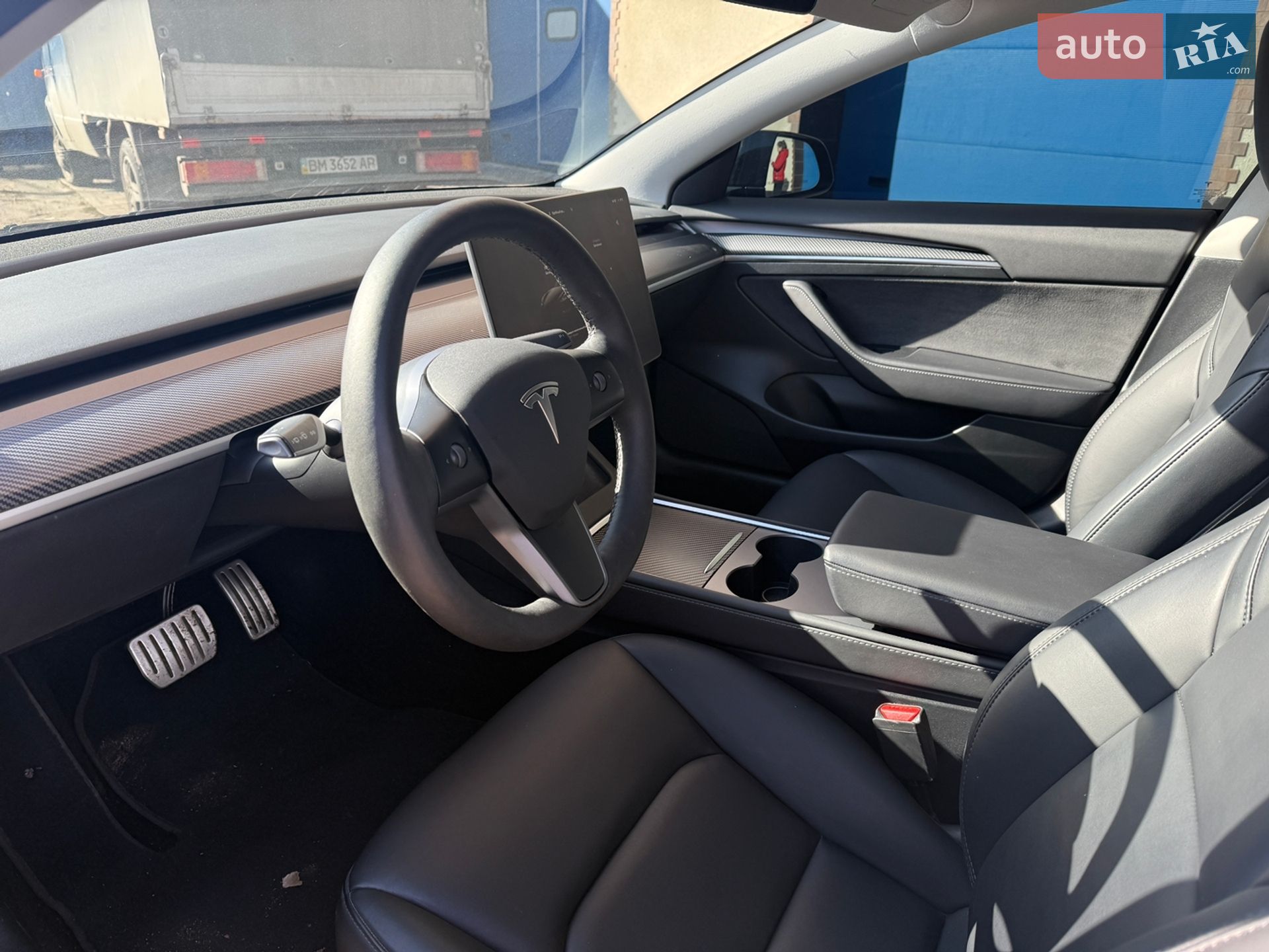 Tesla Model 3 2023 VIN 5YJ3E1EC5PF681114 фото оголошення 18 з 25
