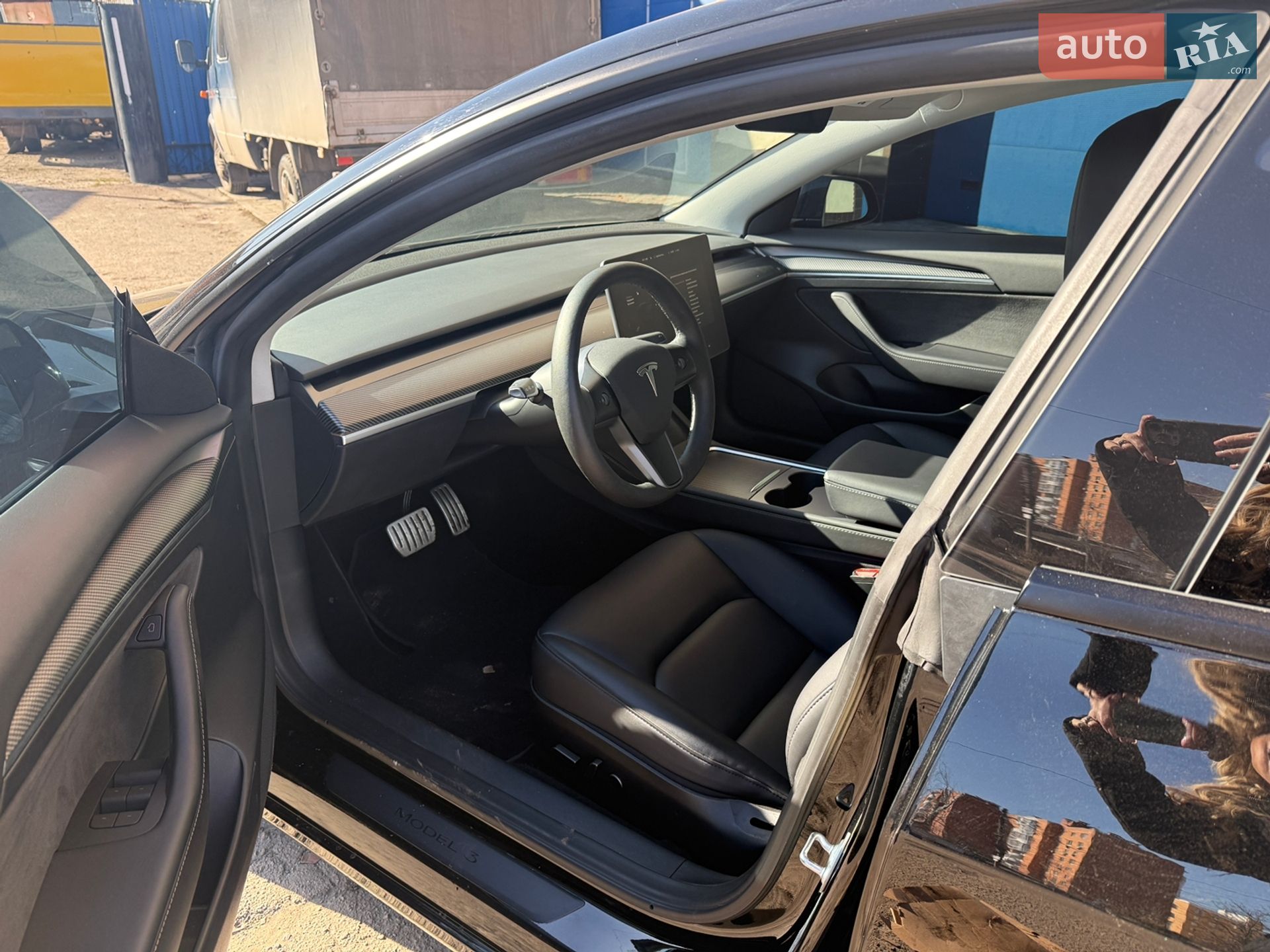 Tesla Model 3 2023 VIN 5YJ3E1EC5PF681114 фото оголошення 21 з 25
