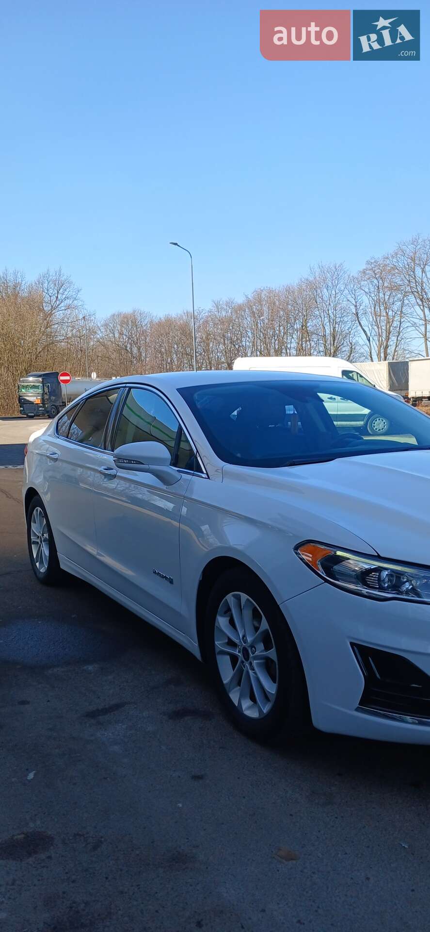 Ford Fusion 2018 VIN 3FA6P0MU2KR141616 фото оголошення 2 з 29