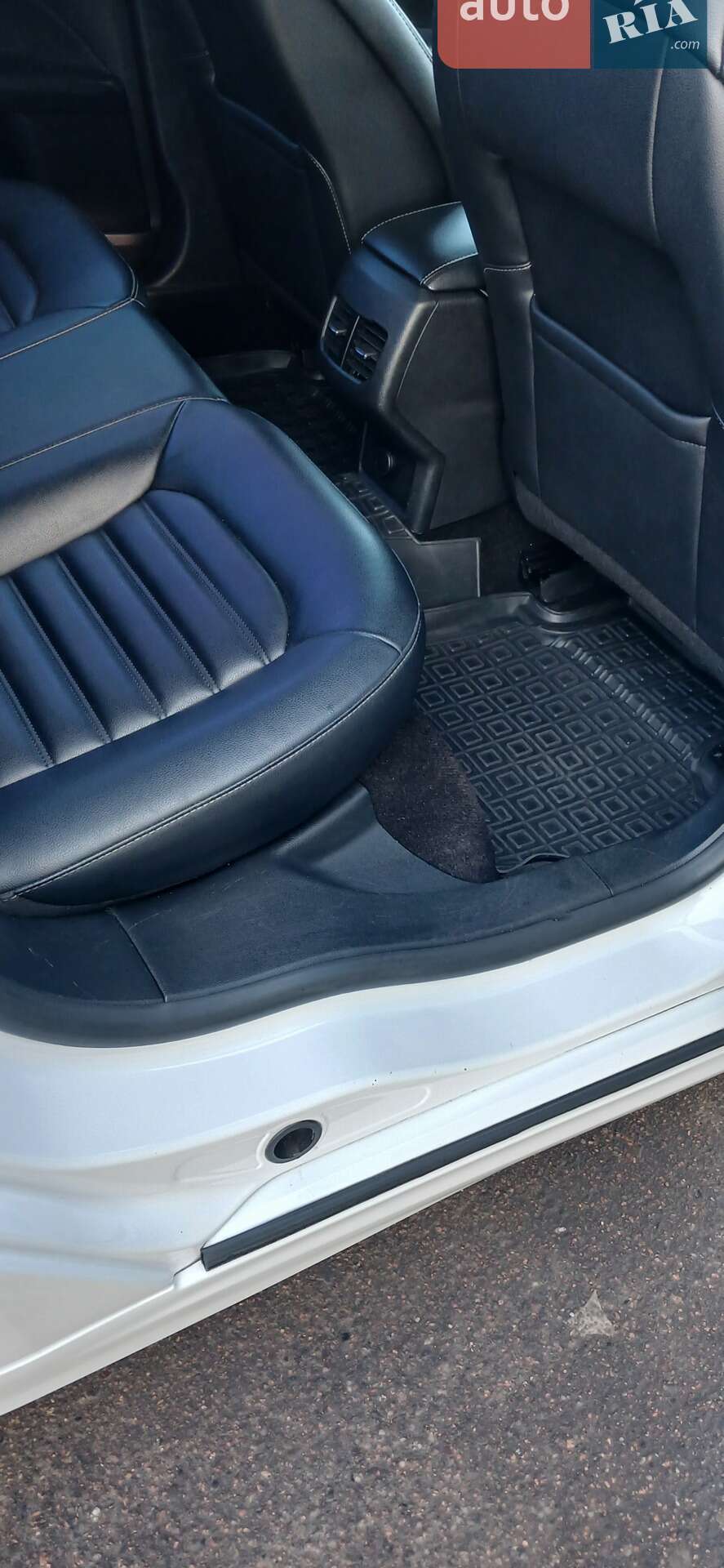 Ford Fusion 2018 VIN 3FA6P0MU2KR141616 фото оголошення 17 з 29