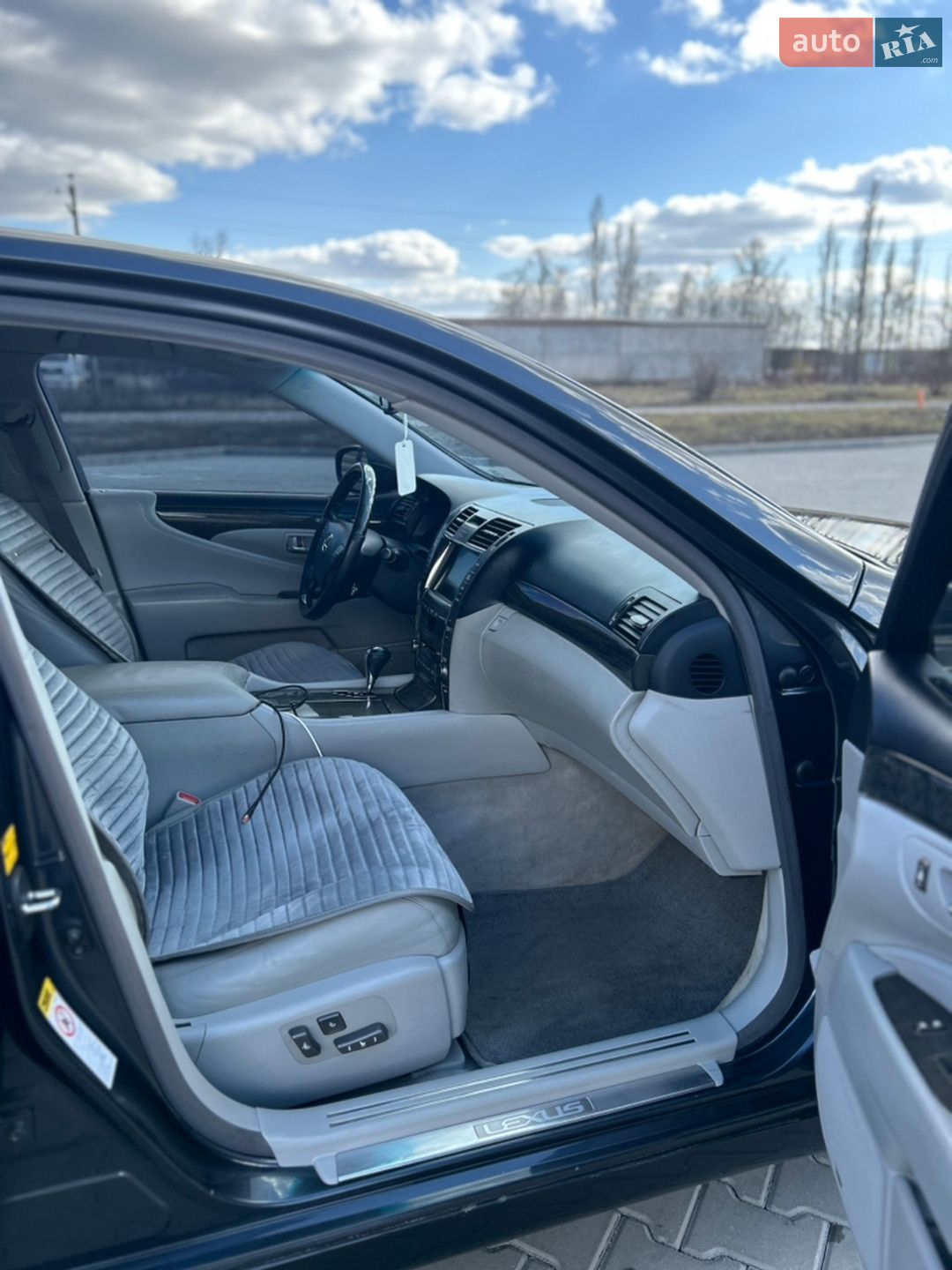 Lexus LS 2007 VIN JTHGL46F575011645 фото оголошення 6 з 27