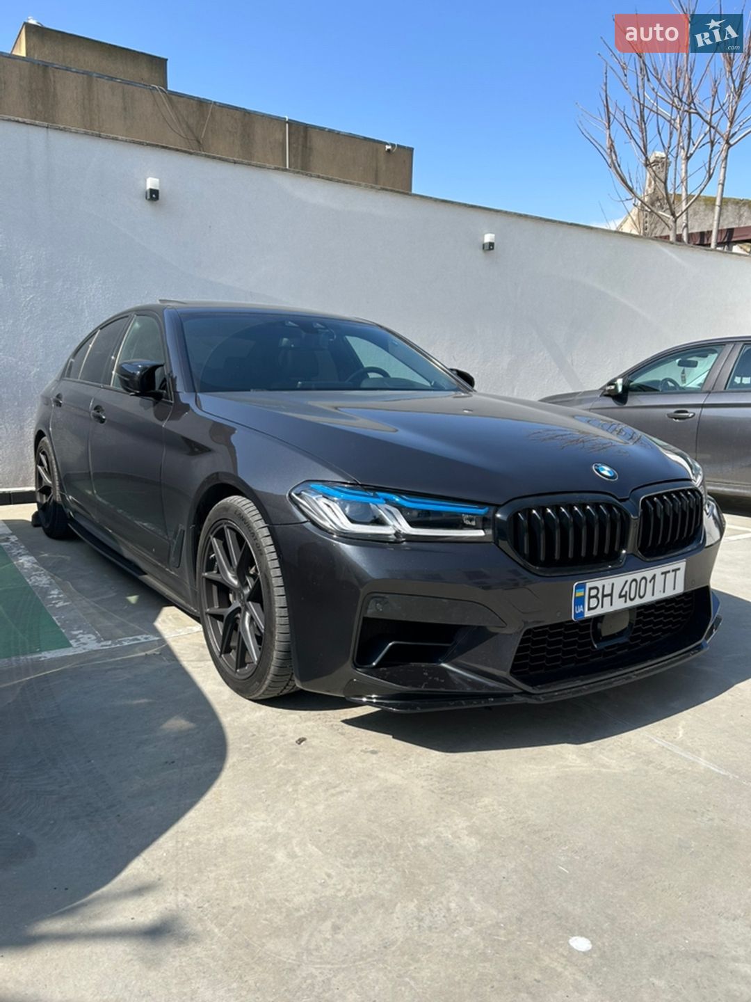 BMW 5 Series 2017 VIN WBAJA7C59JWA73769 фото оголошення 2 з 46