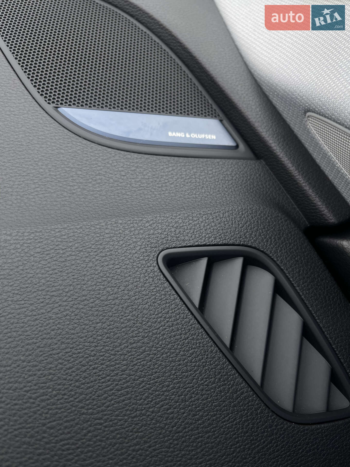 Audi A5 Sportback 2021 VIN WAUCBCF56MA057926 фото оголошення 38 з 46