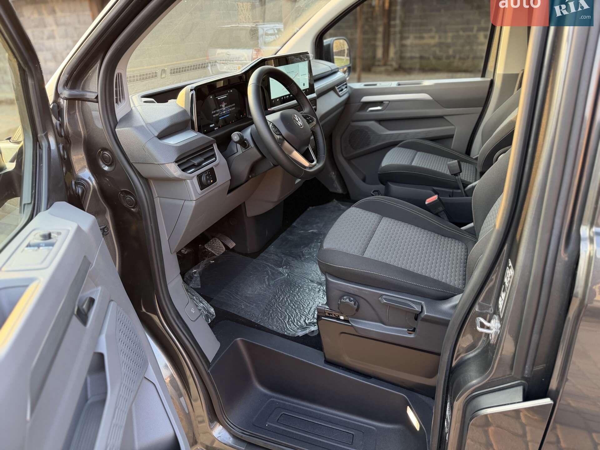 Volkswagen Caravelle 2025 VIN WV5ZZZTW8SK023071 фото оголошення 18 з 45