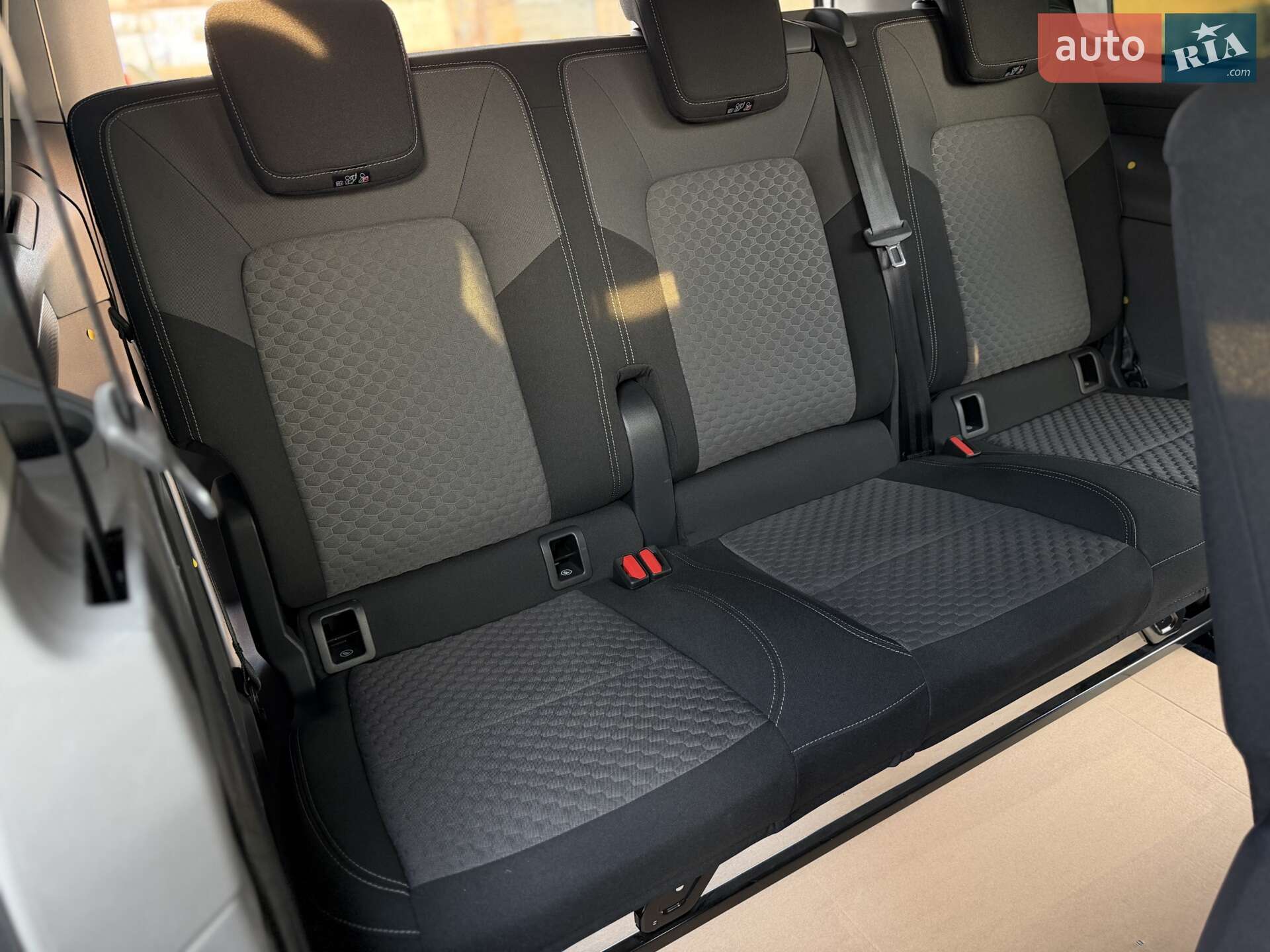Volkswagen Caravelle 2025 VIN WV5ZZZTW8SK023071 фото оголошення 38 з 45