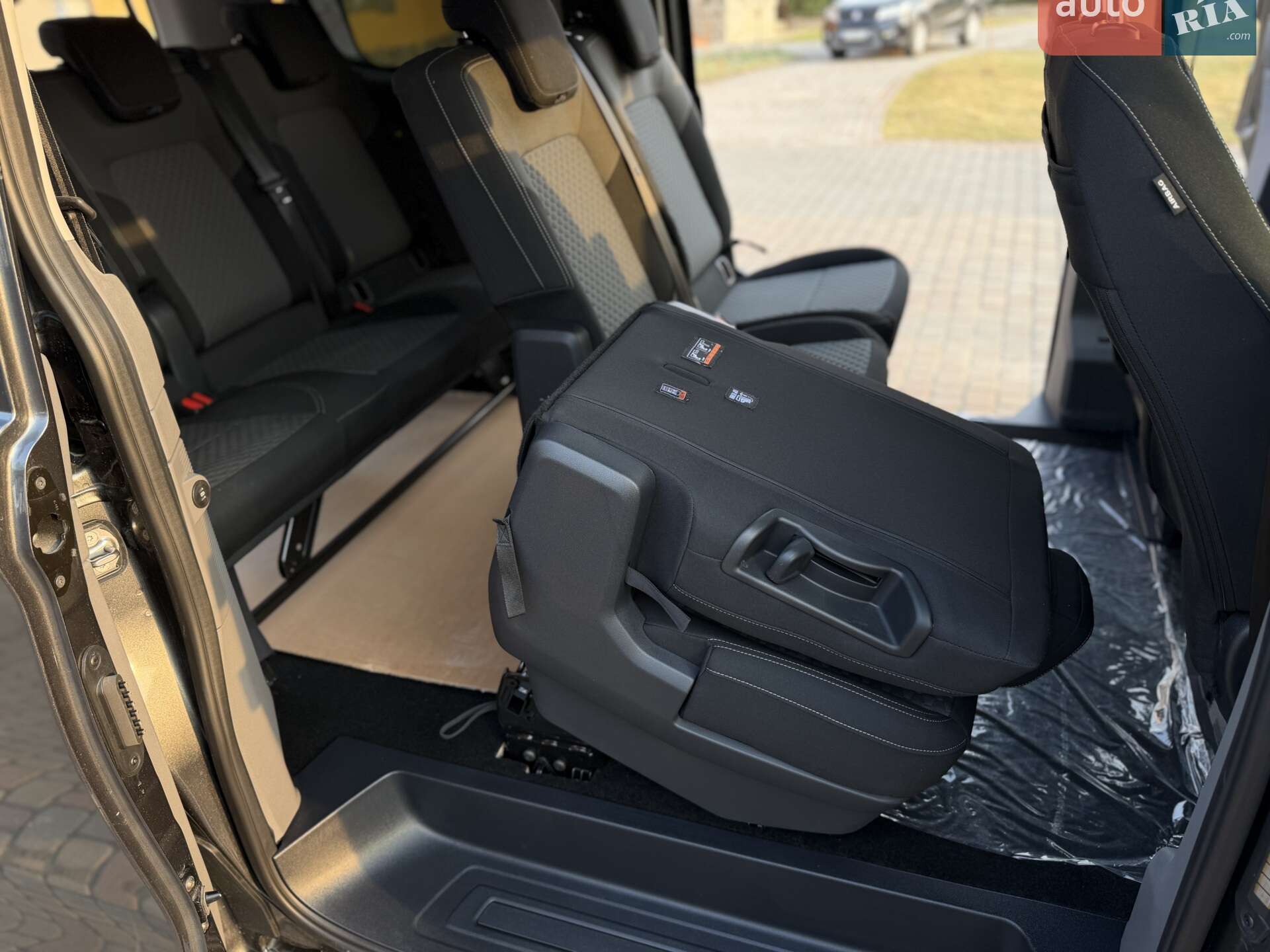 Volkswagen Caravelle 2025 VIN WV5ZZZTW8SK023071 фото оголошення 37 з 45