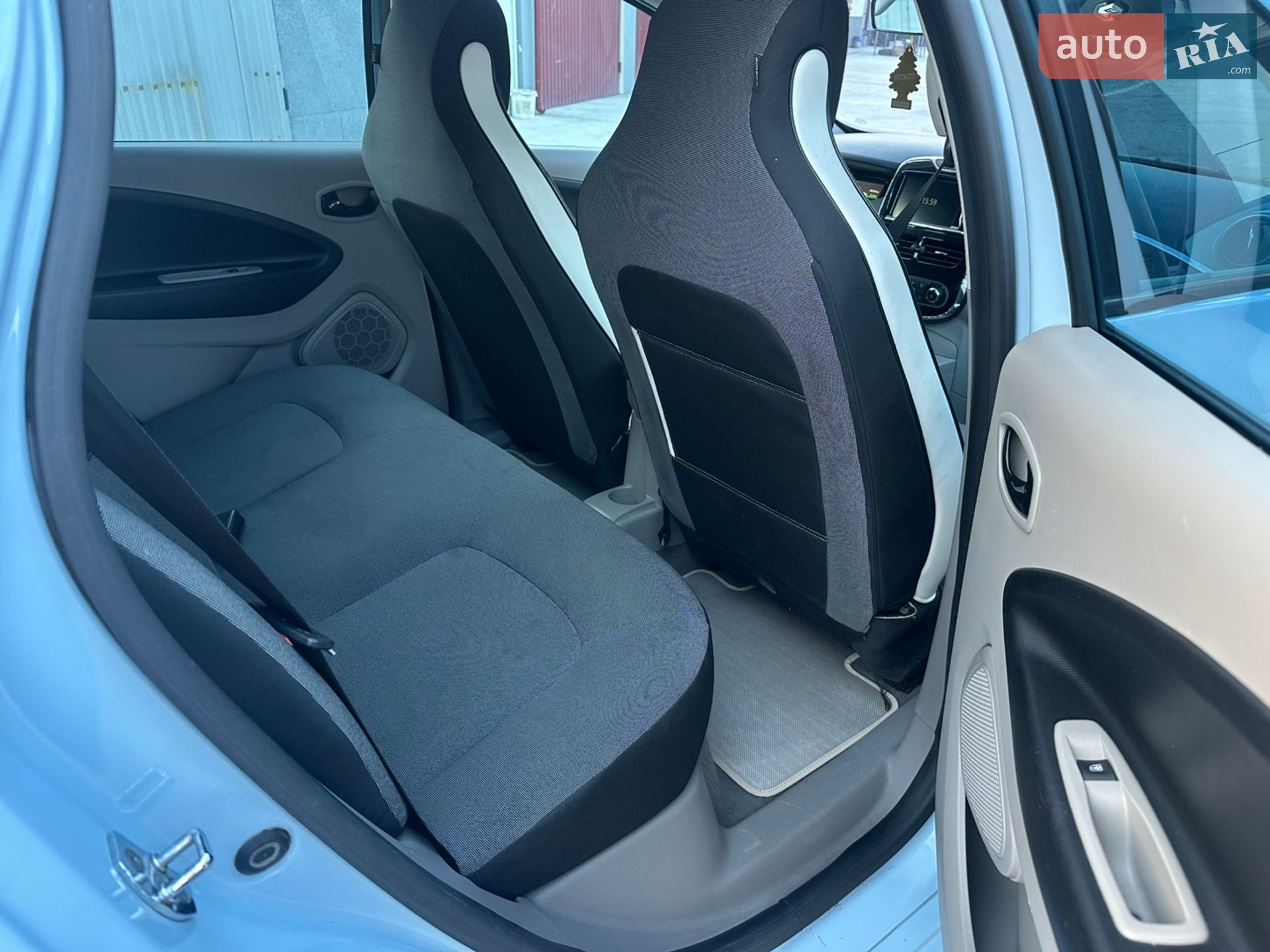 Renault Zoe 2015 VIN VF1AGVYB054199823 фото оголошення 12 з 19