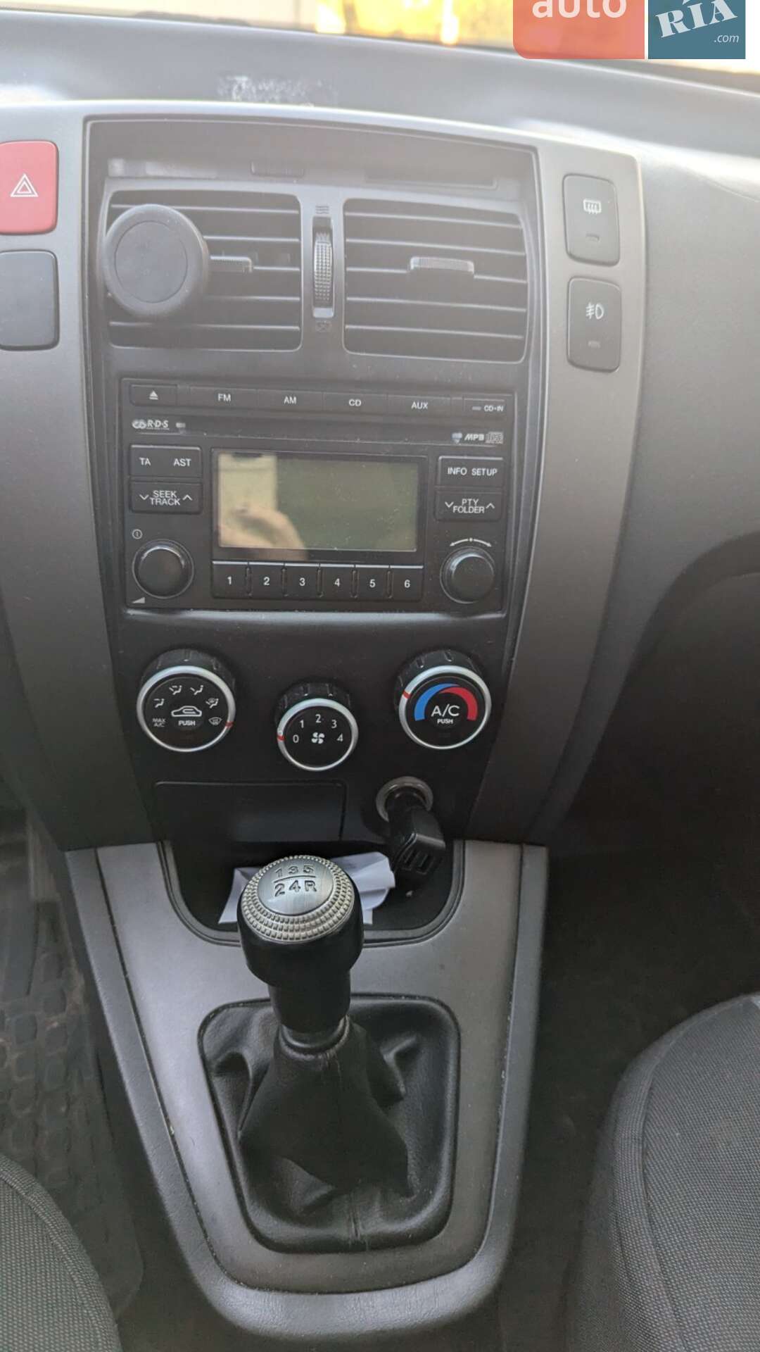 Hyundai Tucson 2012 VIN Y6LJM81BPCL211434 фото оголошення 10 з 12