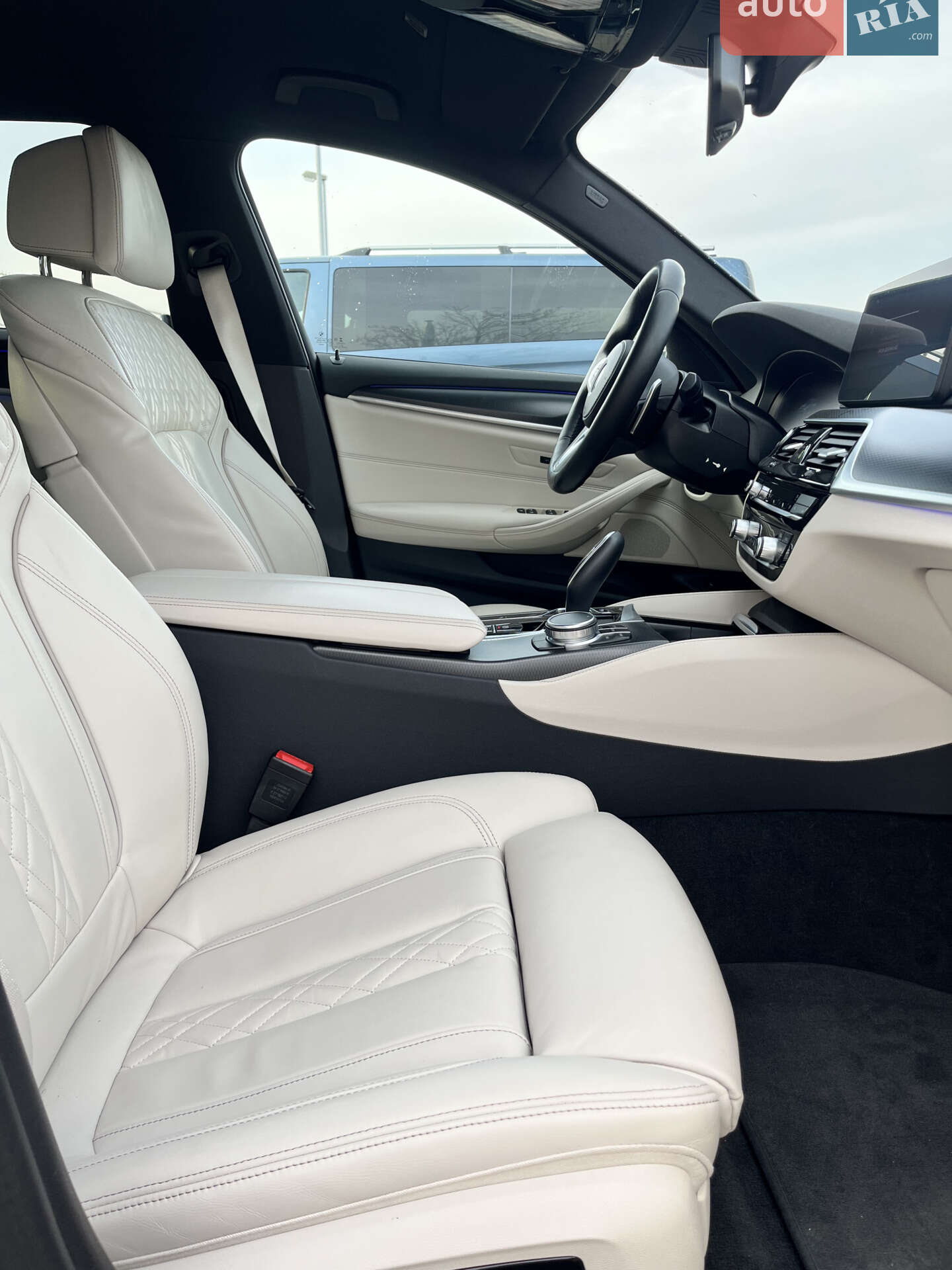 BMW 5 Series 2021 VIN WBA51AJ090CJ52619 фото оголошення 11 з 73