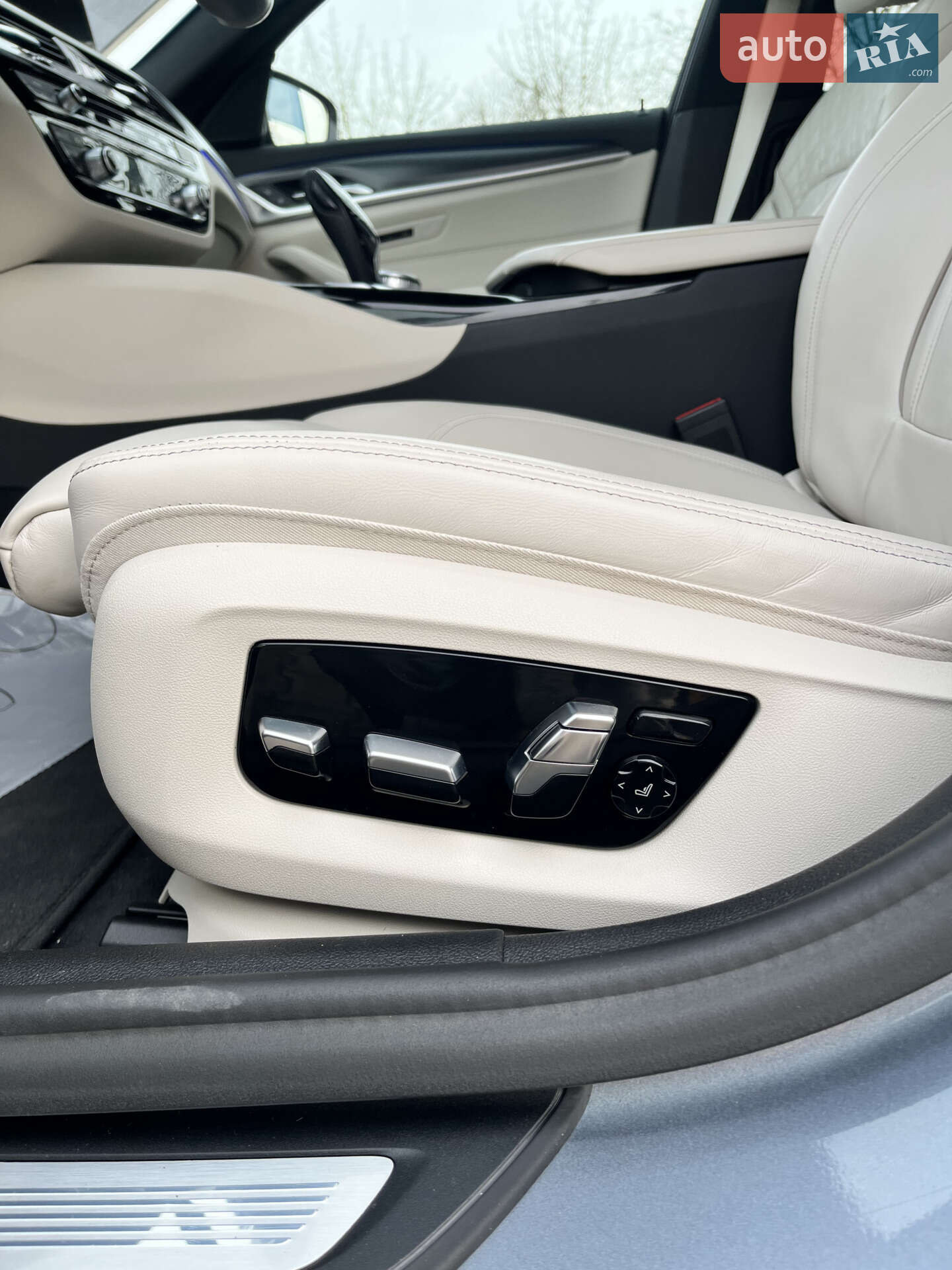 BMW 5 Series 2021 VIN WBA51AJ090CJ52619 фото оголошення 30 з 73