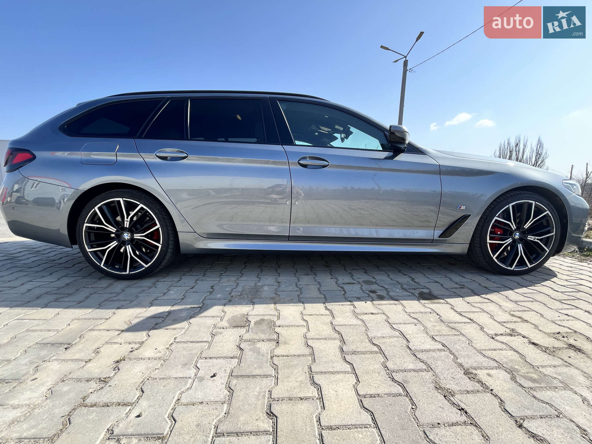 BMW 5 Series 2021 VIN WBA51AJ090CJ52619 фото оголошення 8 з 73
