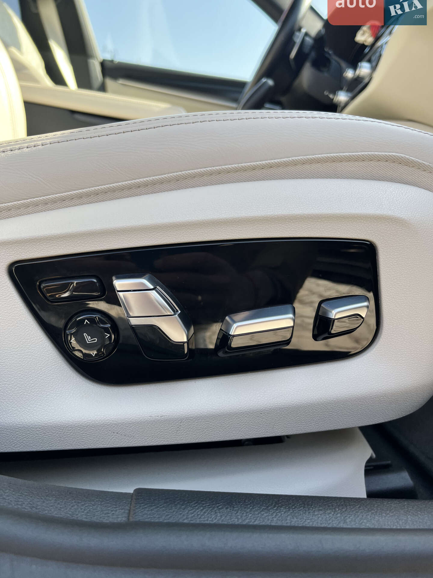 BMW 5 Series 2021 VIN WBA51AJ090CJ52619 фото оголошення 38 з 73
