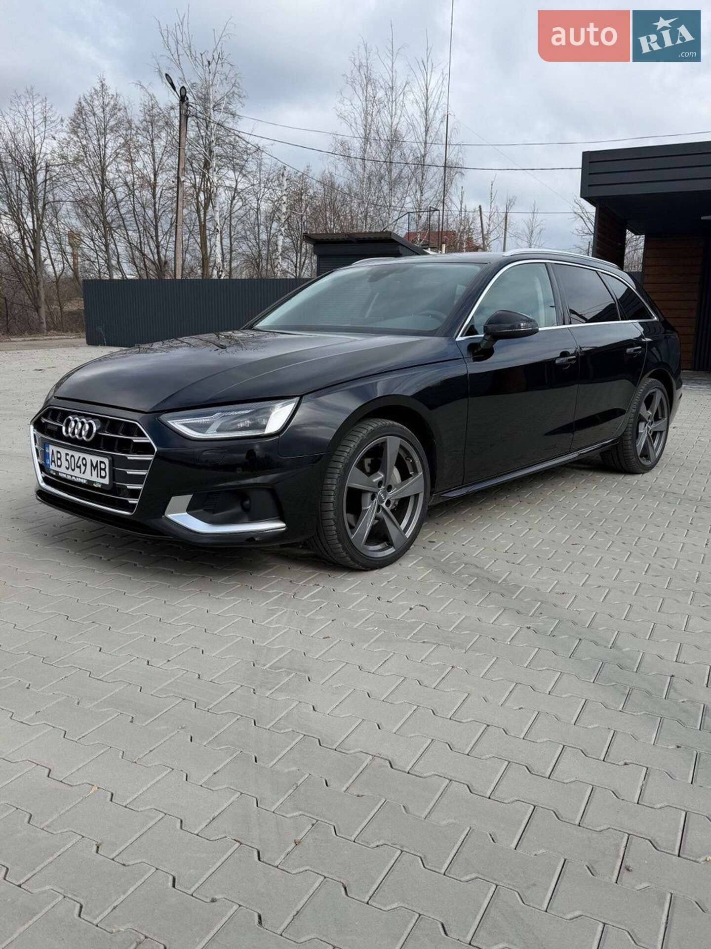 Audi A4 2022 VIN WAUZZZF43PA018327 фото оголошення 3 з 31