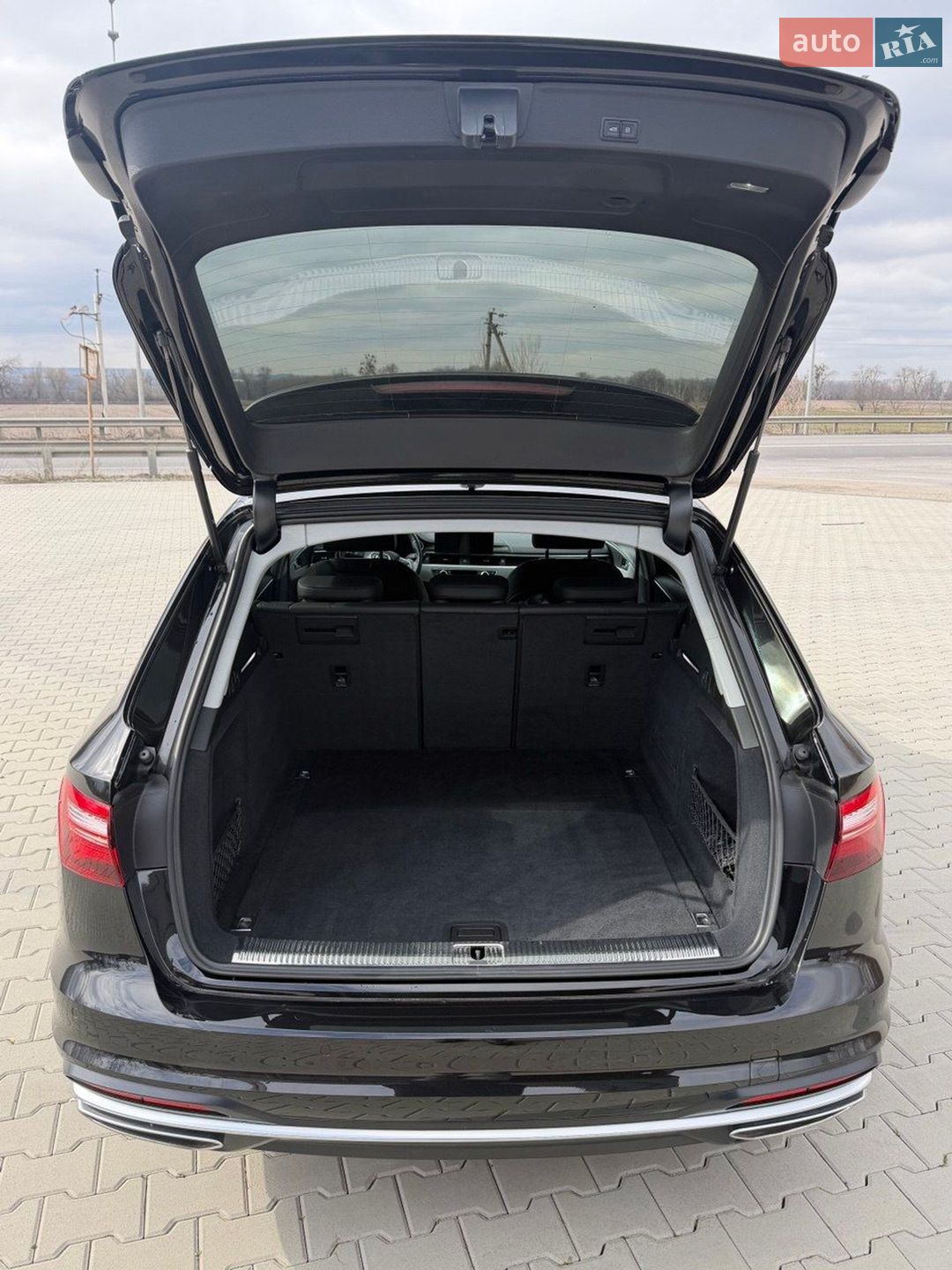 Audi A4 2022 VIN WAUZZZF43PA018327 фото оголошення 10 з 31