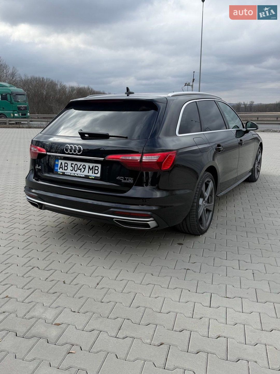 Audi A4 2022 VIN WAUZZZF43PA018327 фото оголошення 23 з 31