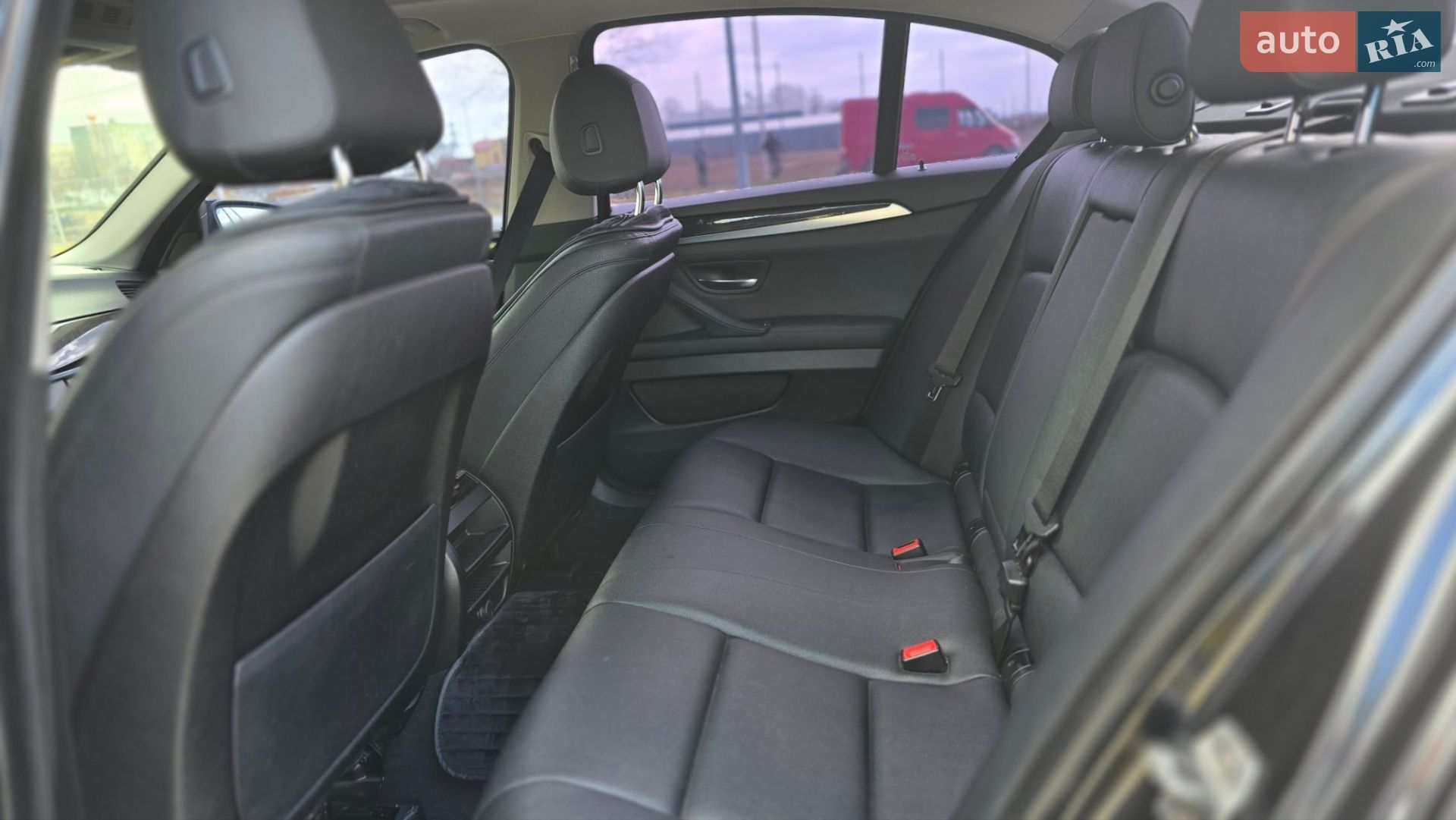 BMW 5 Series 2015 VIN WBA5A7C50GG144729 фото оголошення 12 з 33