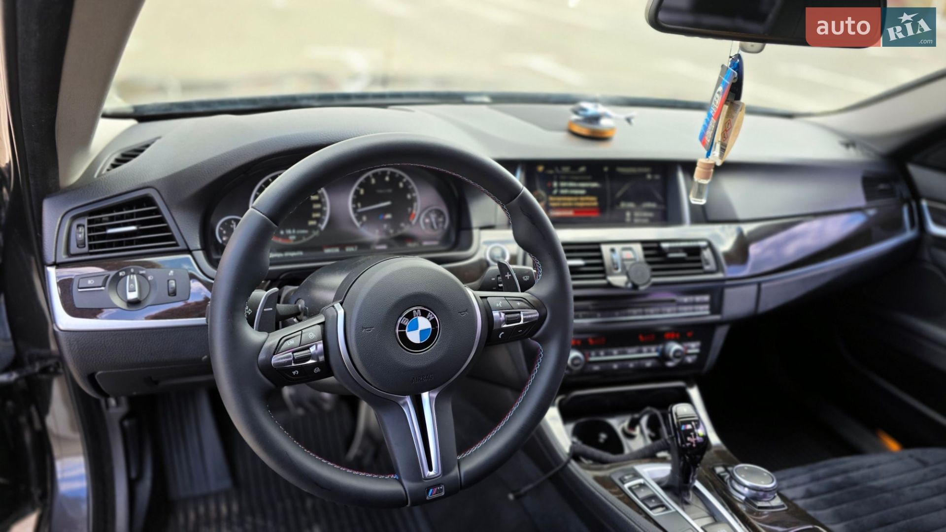 BMW 5 Series 2015 VIN WBA5A7C50GG144729 фото оголошення 16 з 33