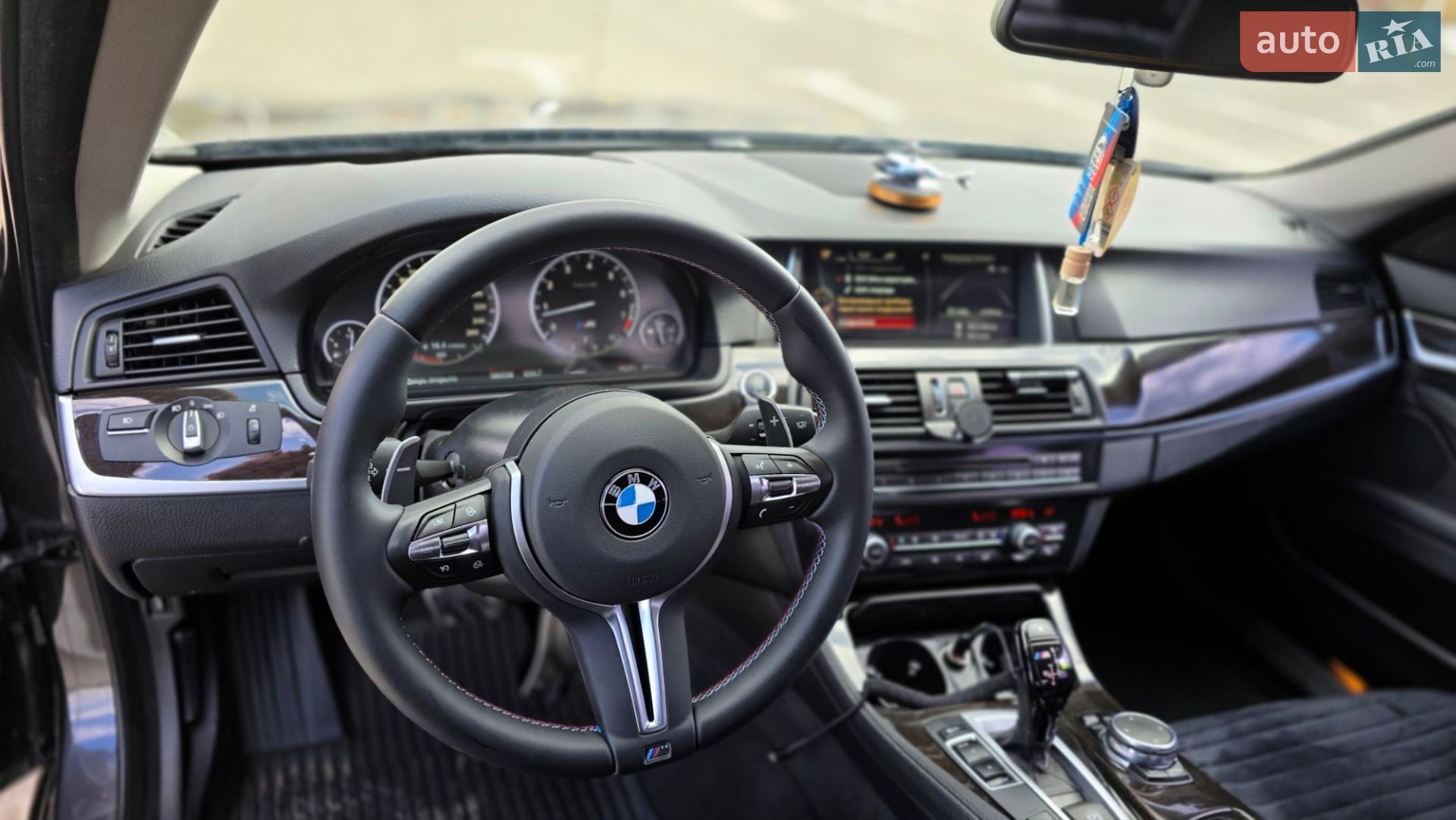 BMW 5 Series 2015 VIN WBA5A7C50GG144729 фото оголошення 17 з 33