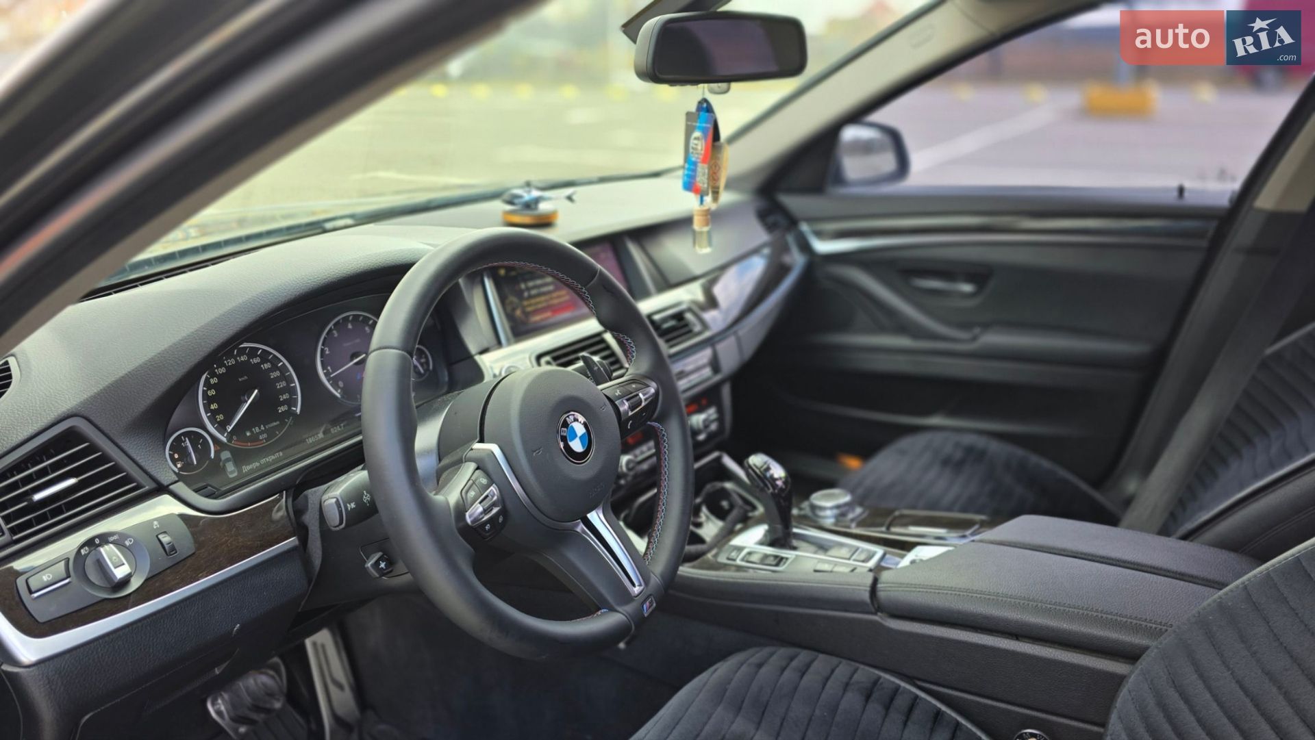 BMW 5 Series 2015 VIN WBA5A7C50GG144729 фото оголошення 18 з 33