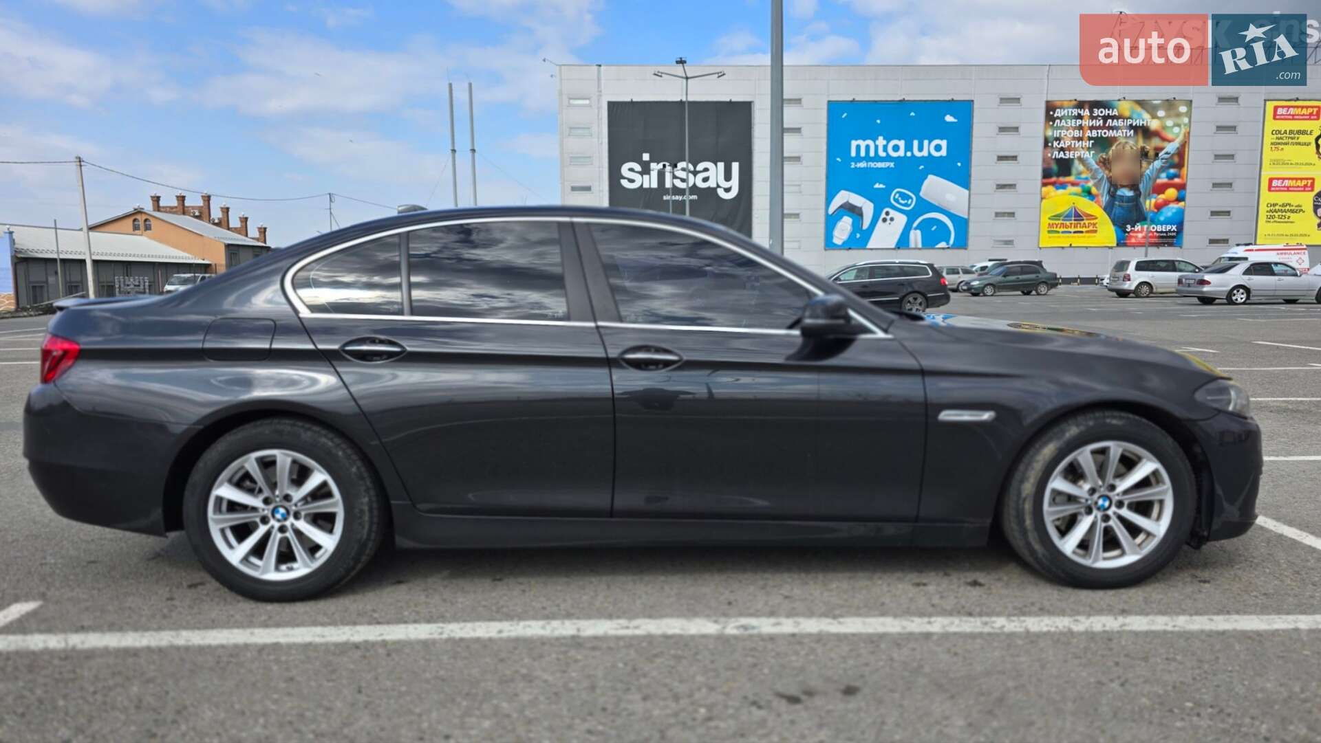 BMW 5 Series 2015 VIN WBA5A7C50GG144729 фото оголошення 7 з 44