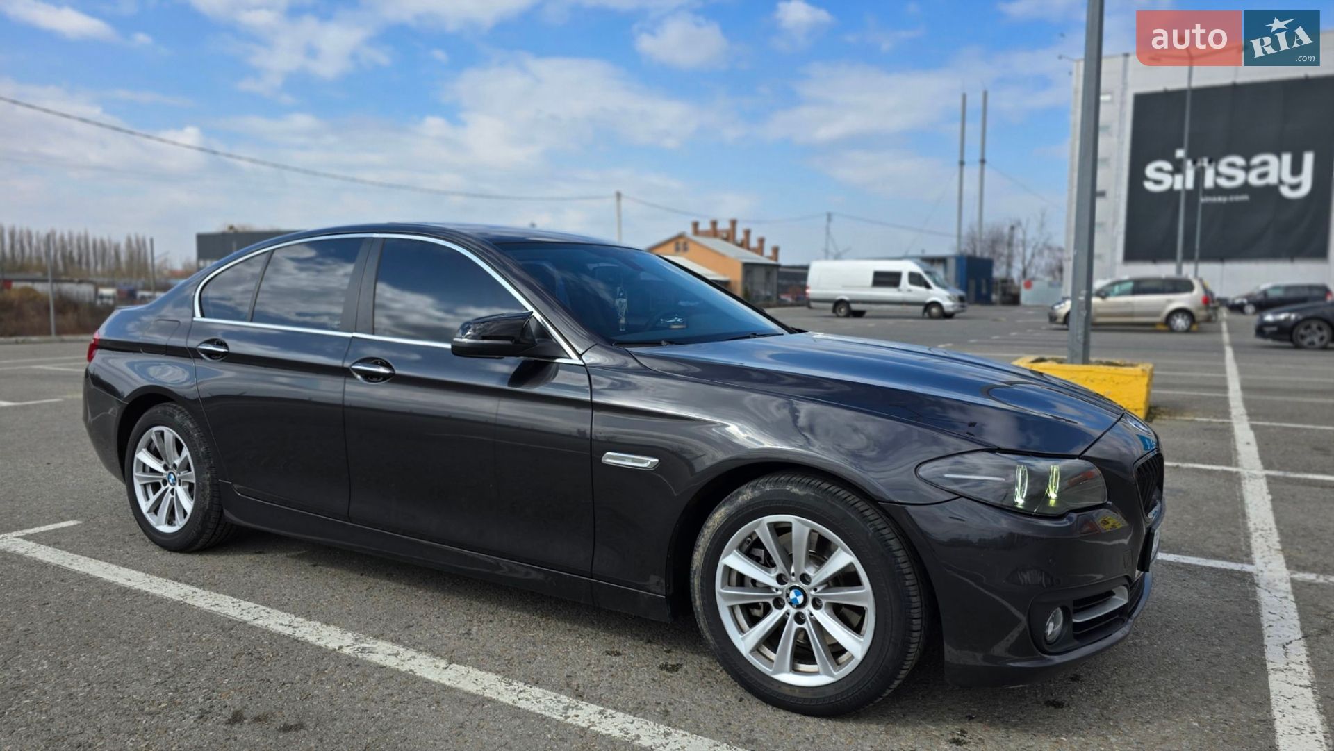 BMW 5 Series 2015 VIN WBA5A7C50GG144729 фото оголошення 8 з 44