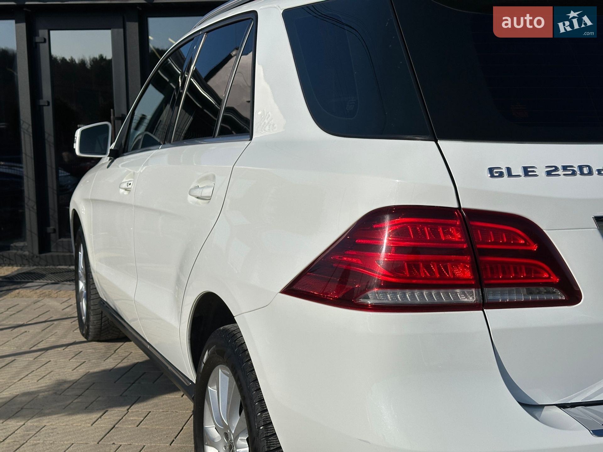 Mercedes-Benz GLE-Class 2018 VIN WDC1660041B126032 фото оголошення 17 з 41