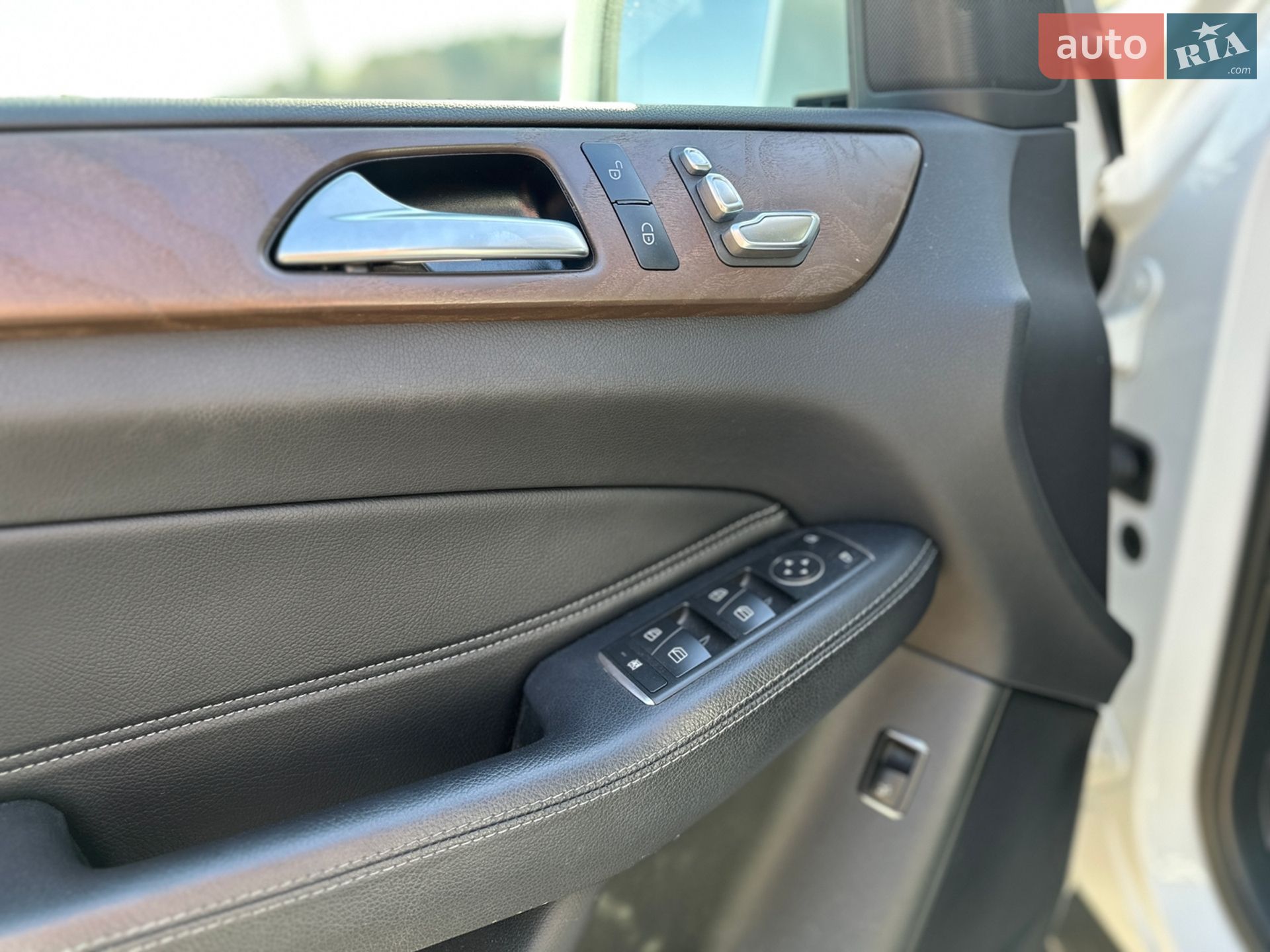 Mercedes-Benz GLE-Class 2018 VIN WDC1660041B126032 фото оголошення 26 з 41