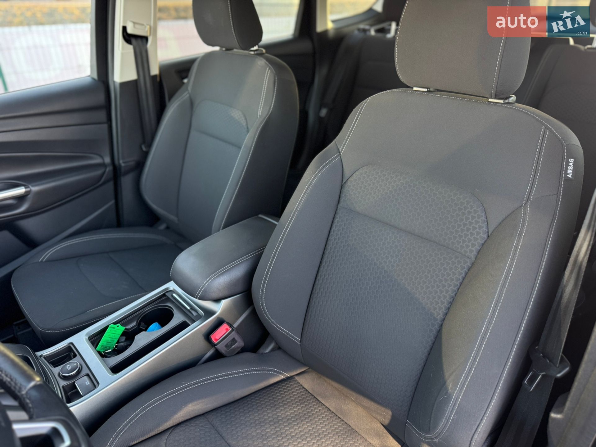 Ford Kuga 2018 VIN WF0AXXWPMAJJ11850 фото оголошення 10 з 37